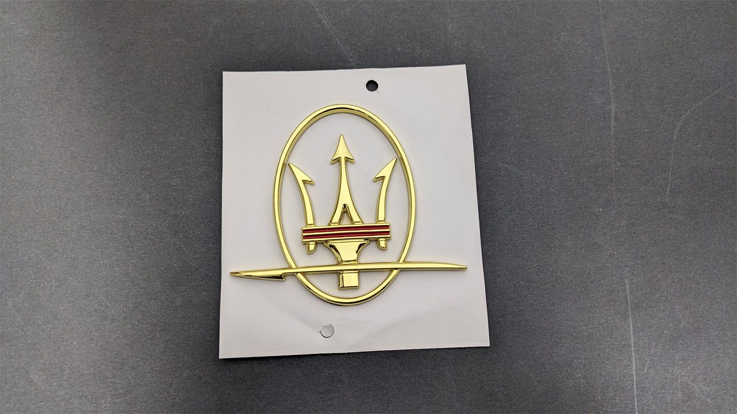 Maserati Quattroporte GranTurismo Ghibli Levante RH&LH Gold Side Logo Emblem Badge Italiaspares