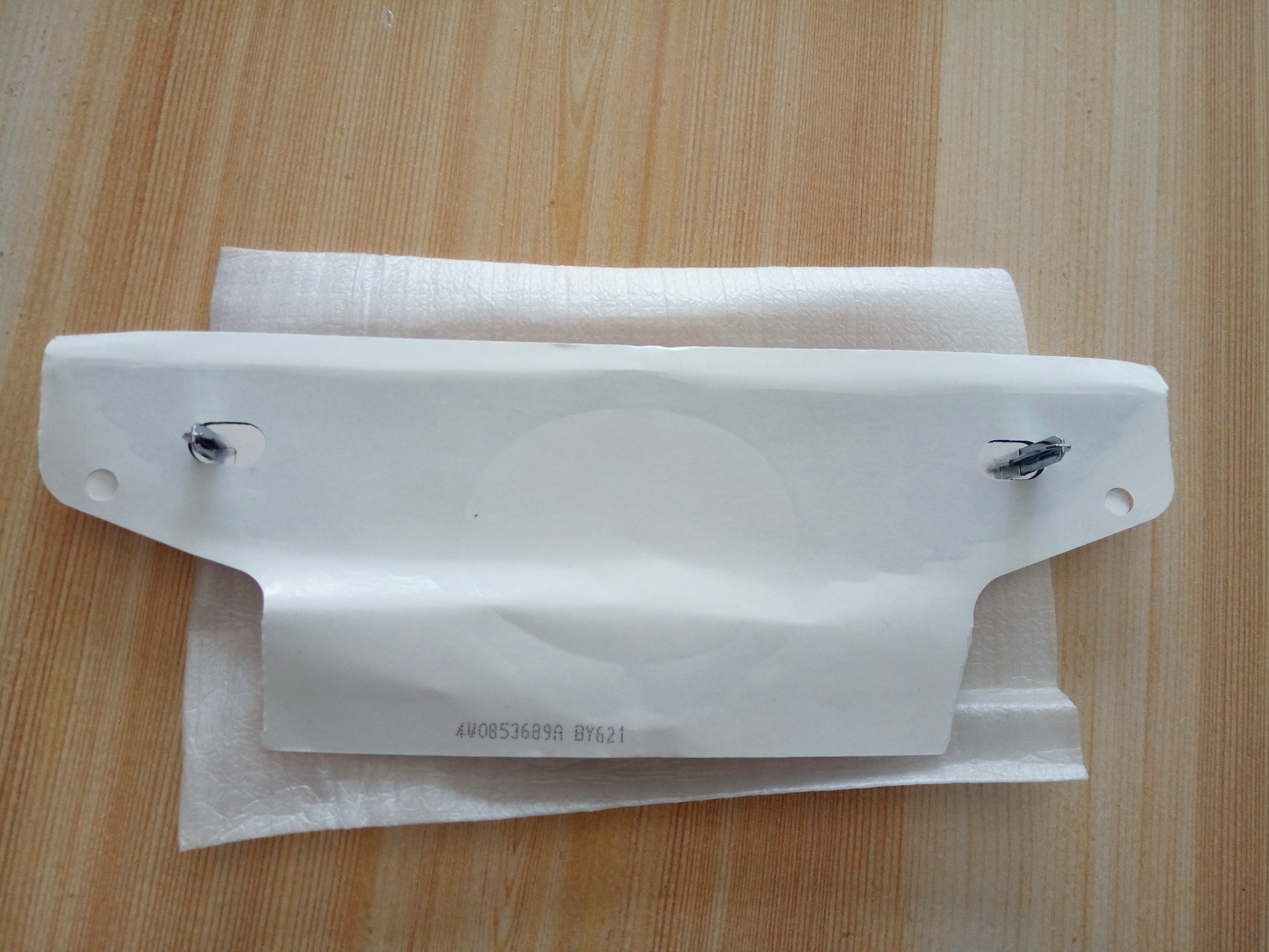 Genuine Bentley Flying Spur Emblem Rear Grille Wing Badge 4W0853689A Factory