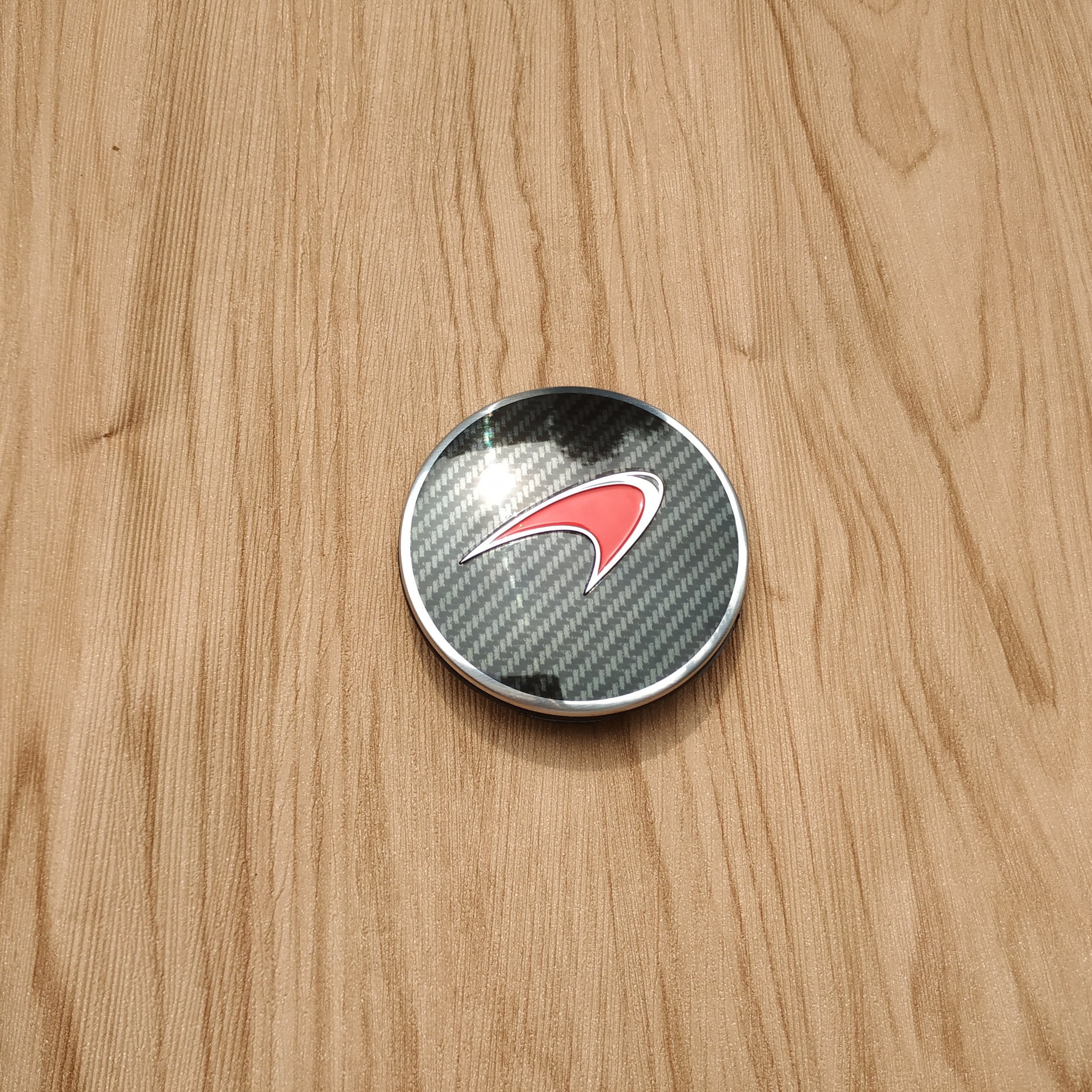 1XGenuine Mclaren 540C 570S Red Carbon Fibre Hub Cap Factory