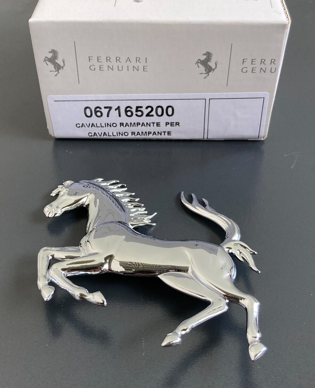 Genuine Ferrari California 599 612 FF Front Grile Horse emblem badge 67165200 Factory