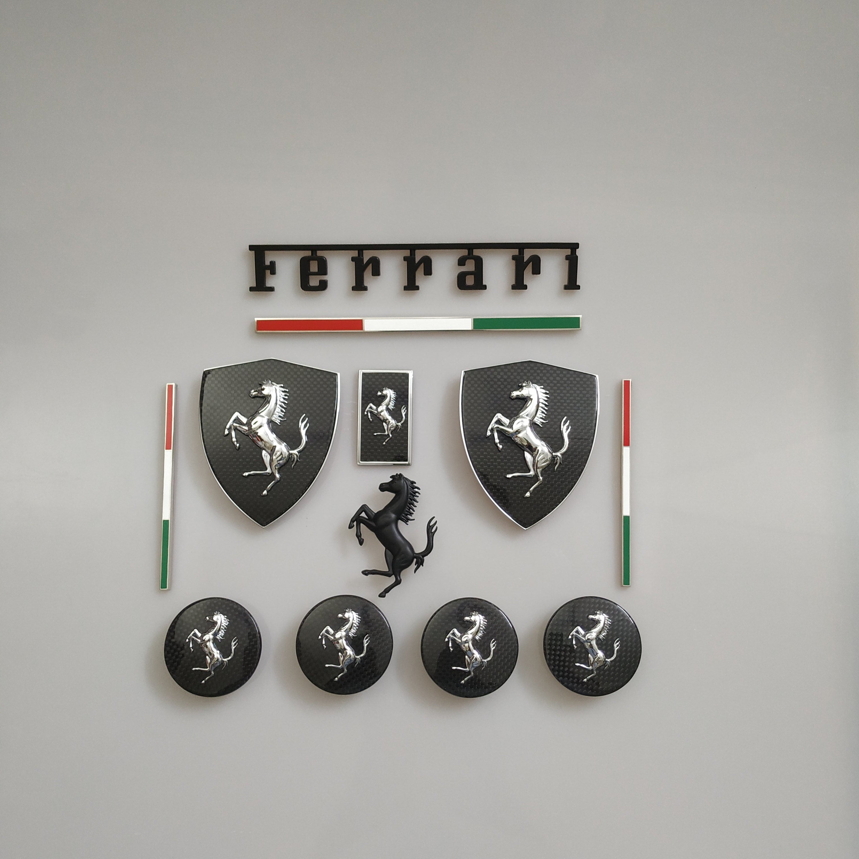 Ferrari F8Spider&Tributo Carbon Fiber Shield badge&Flag&Horse&Wheel Caps Kit Italiaspares