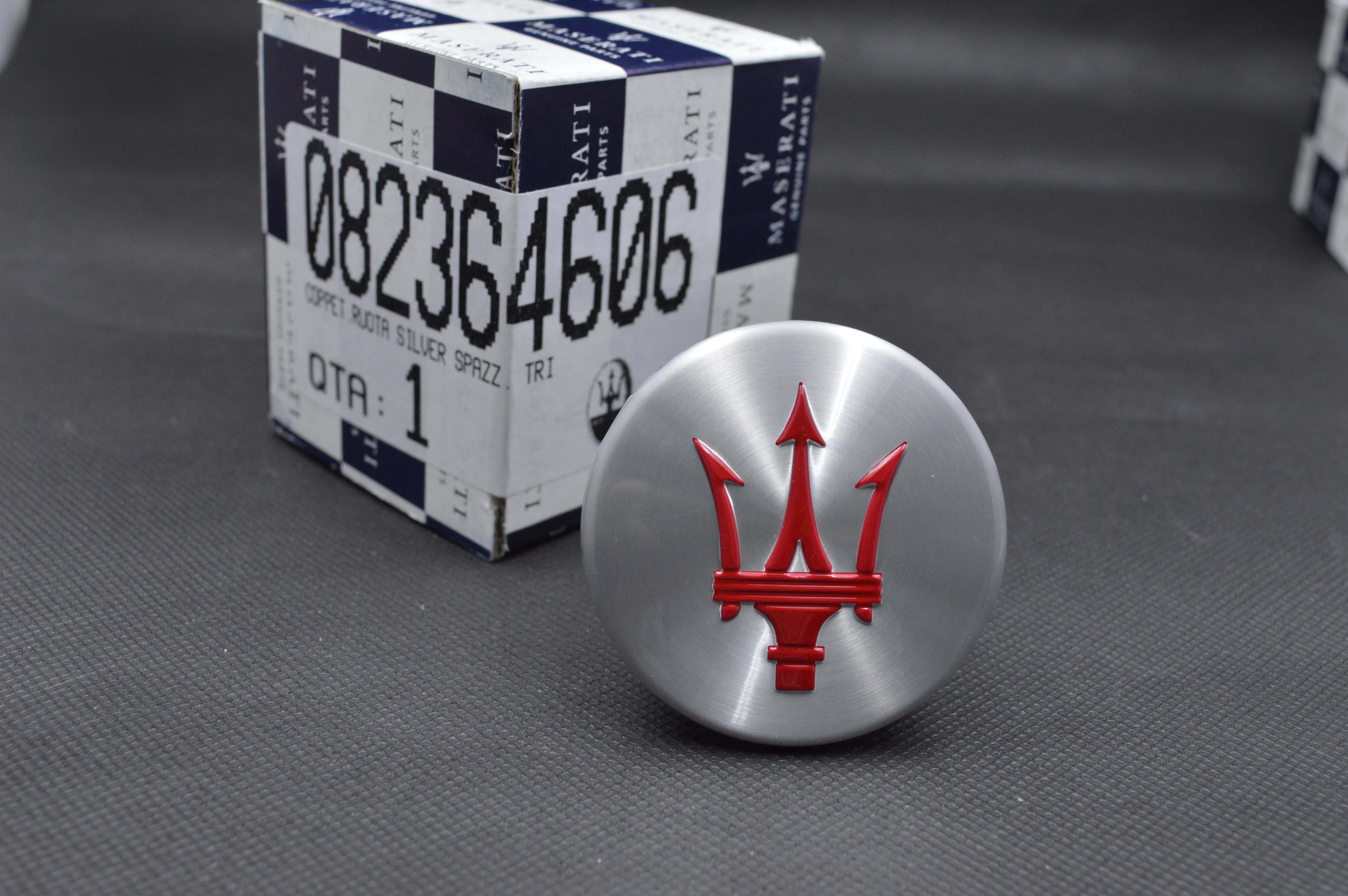 1X Genuine Maserati Granturismo Quattroporte Silver With Red Center Cap#82364606 Factory