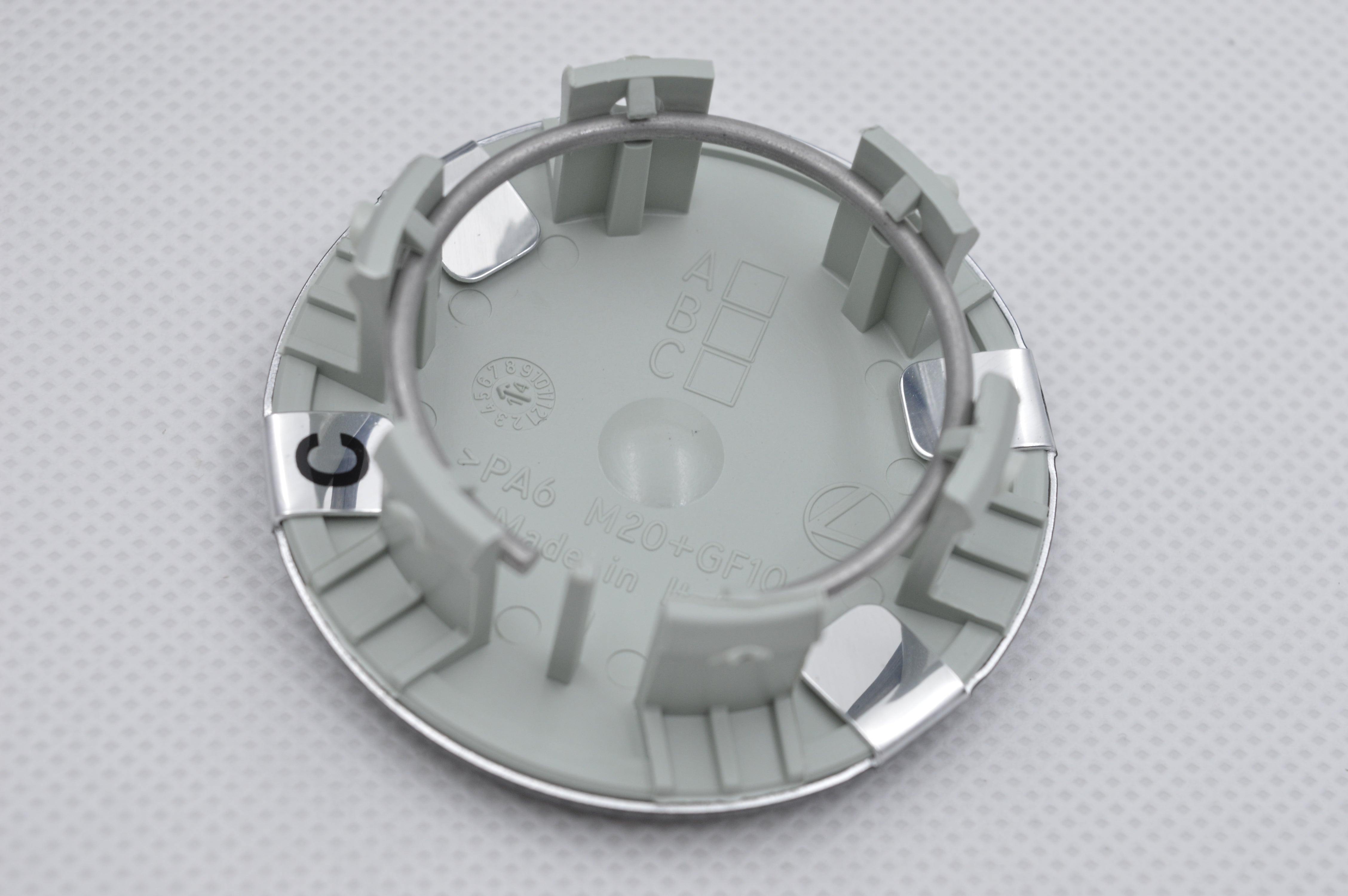 1XMaserati Quattroporte 4.2/4.7 GranTurismo GranCabrio Wheel Center Cap 82330905 Factory