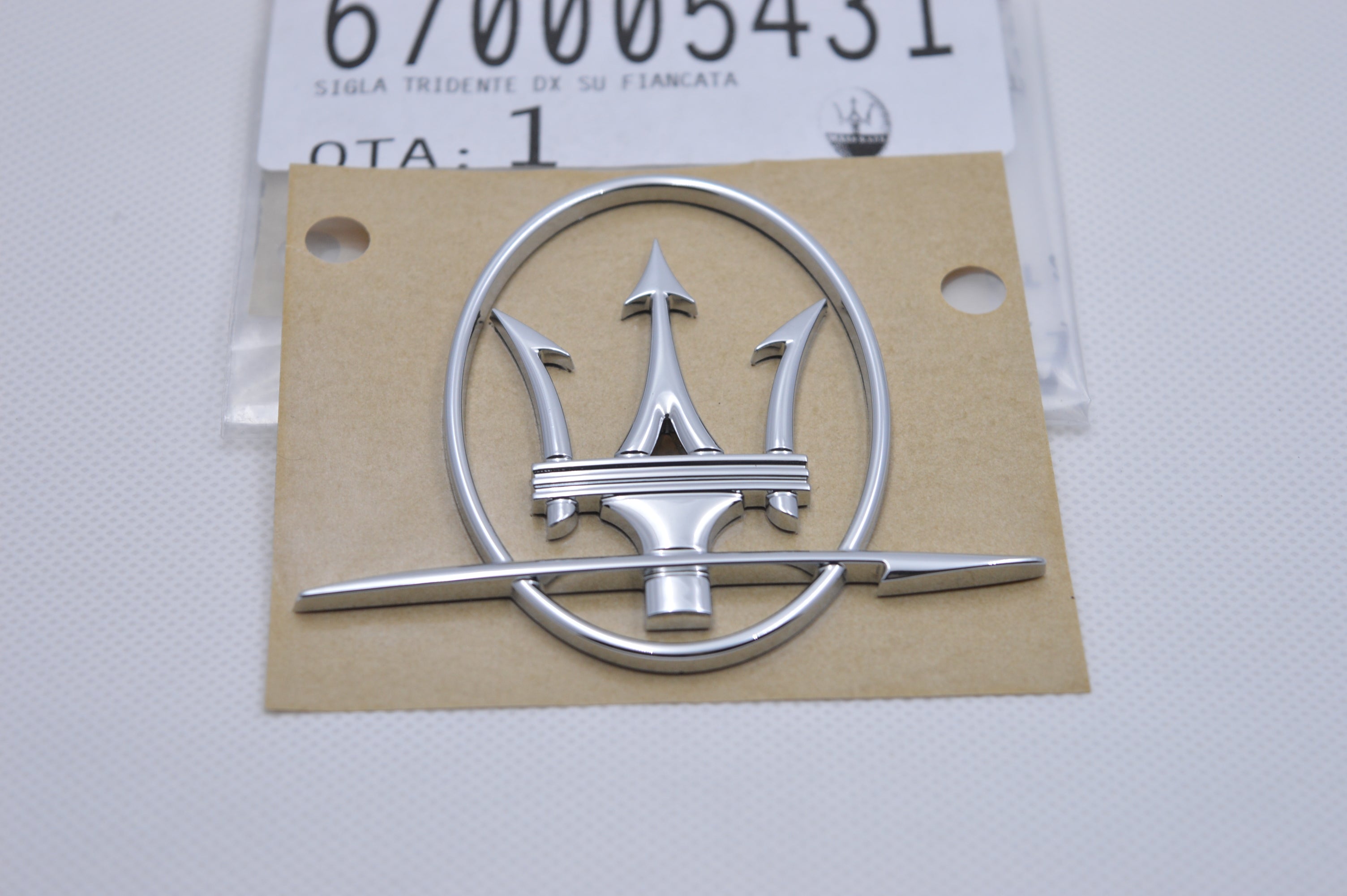 Maserati Quattroporte GranTurismo RH&LH Side Emblem Badge #670005448 670005431 Italiaspares