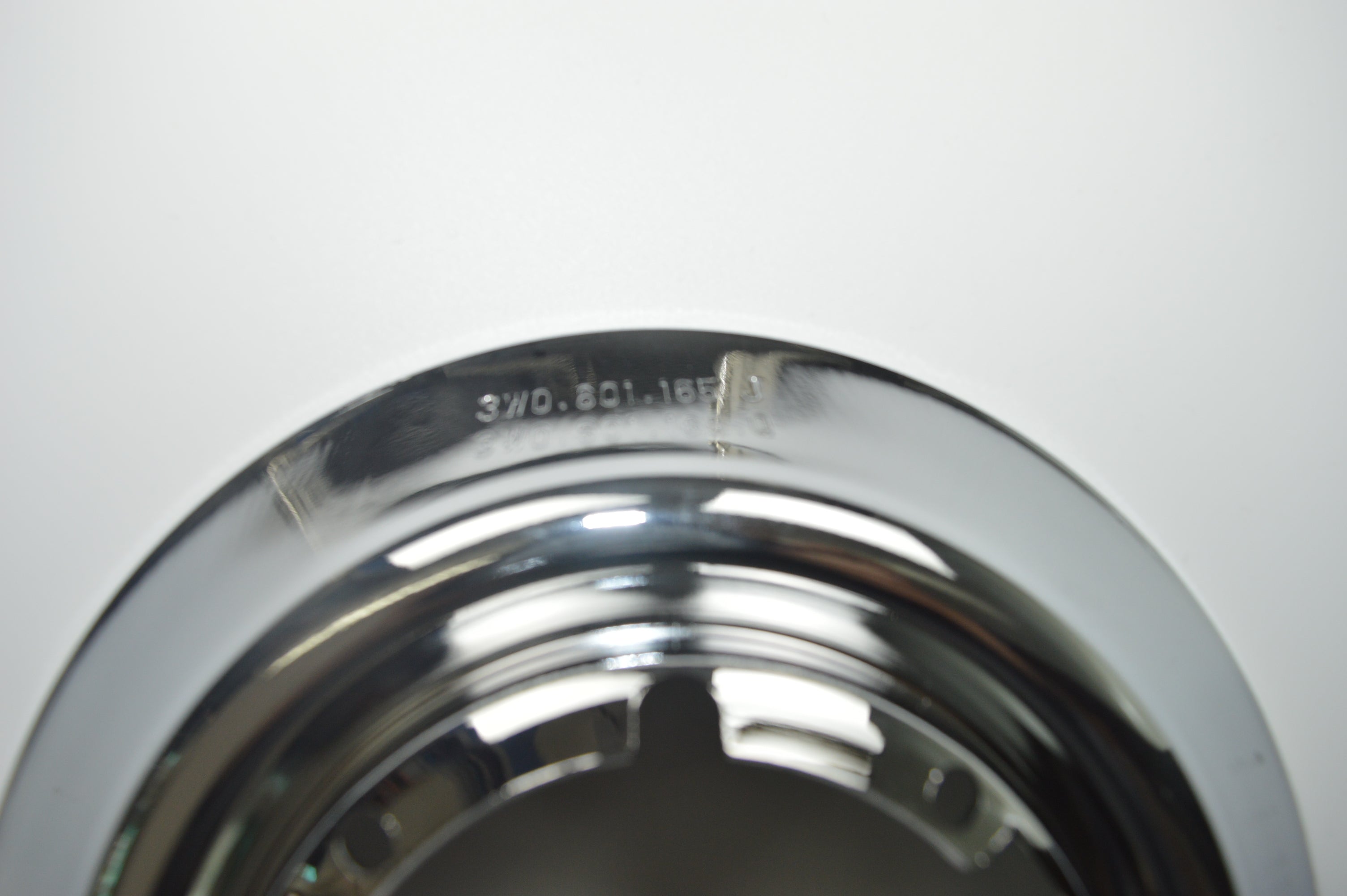 GENUINE BENTLEY CONTINENTAL FLYING SPUR CHROME CENTRE CAP BADGE SPOKE Factory