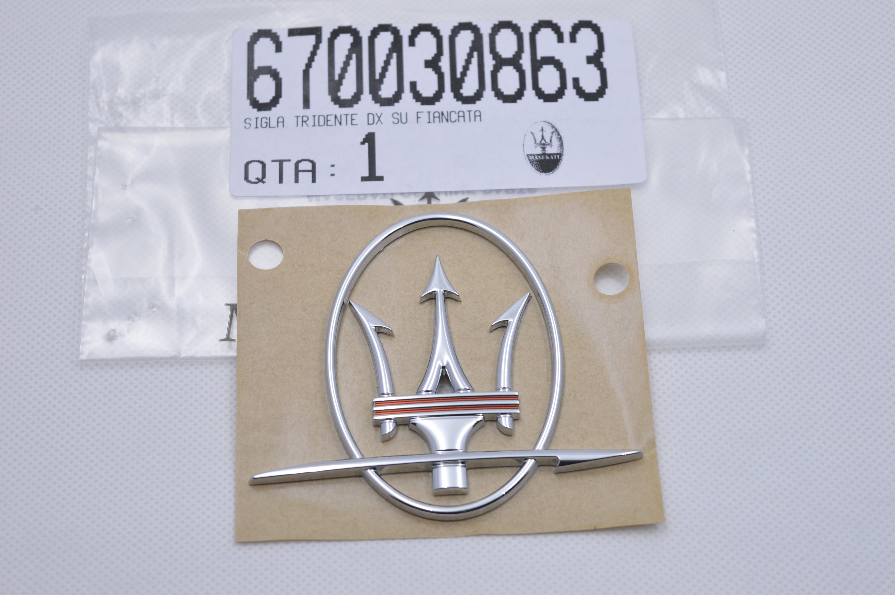 Maserati Quattroporte GranTurismo GTS Trident RH&LH Side Emblem Badge With Red Italiaspares