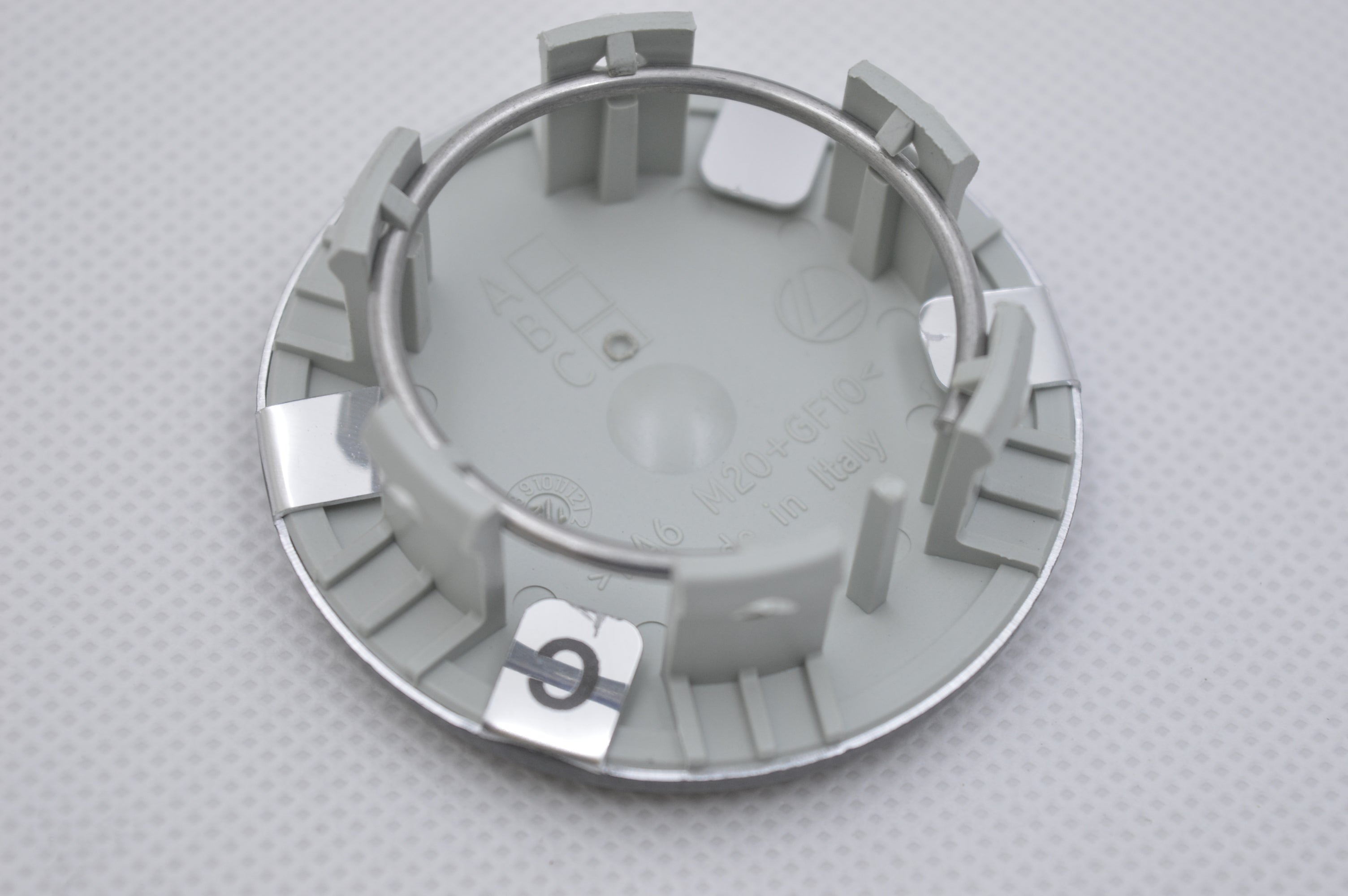 Genuine Maserati Quattroporte GT 4.2/4.7 Wheel Hubcap Silver Kit 82330907 Factory