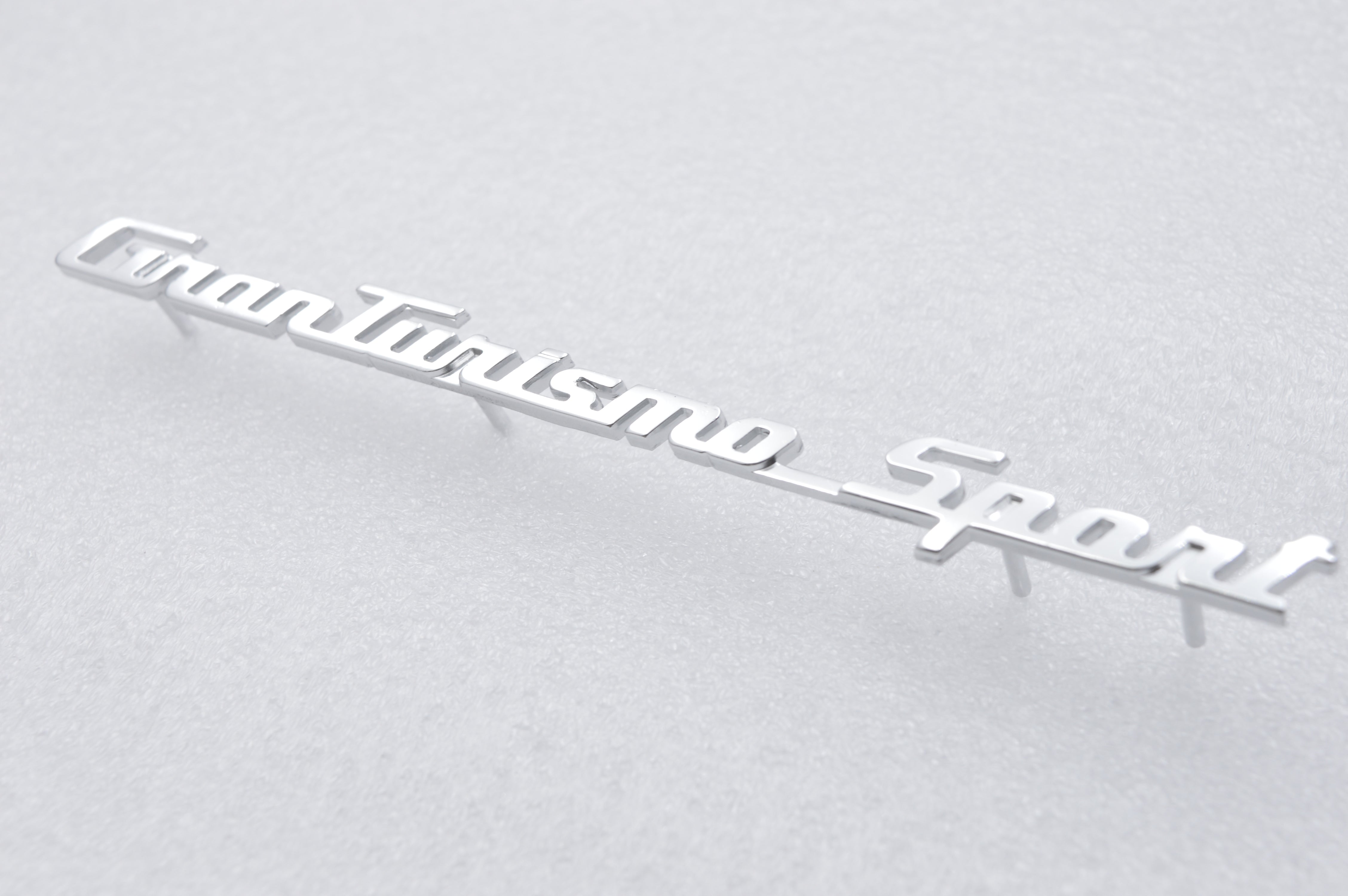 Genuine Maserati GranTurismo Sport Dashoard Passenger Side badge emblem 84725000 Factory