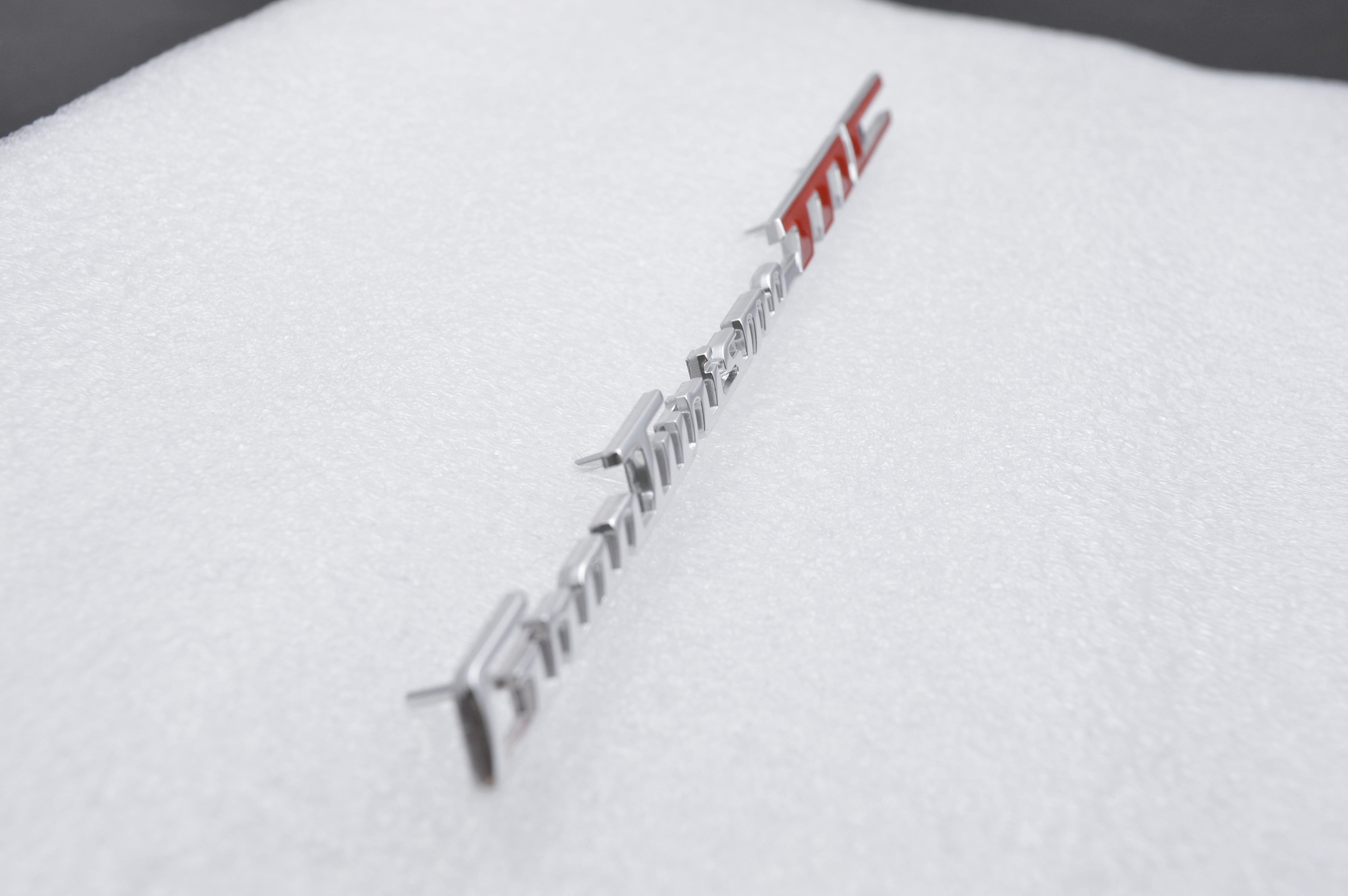 Genuine Maserati GranTurismo MC Dashoard Passenger Side badge emblem 84303900 Factory