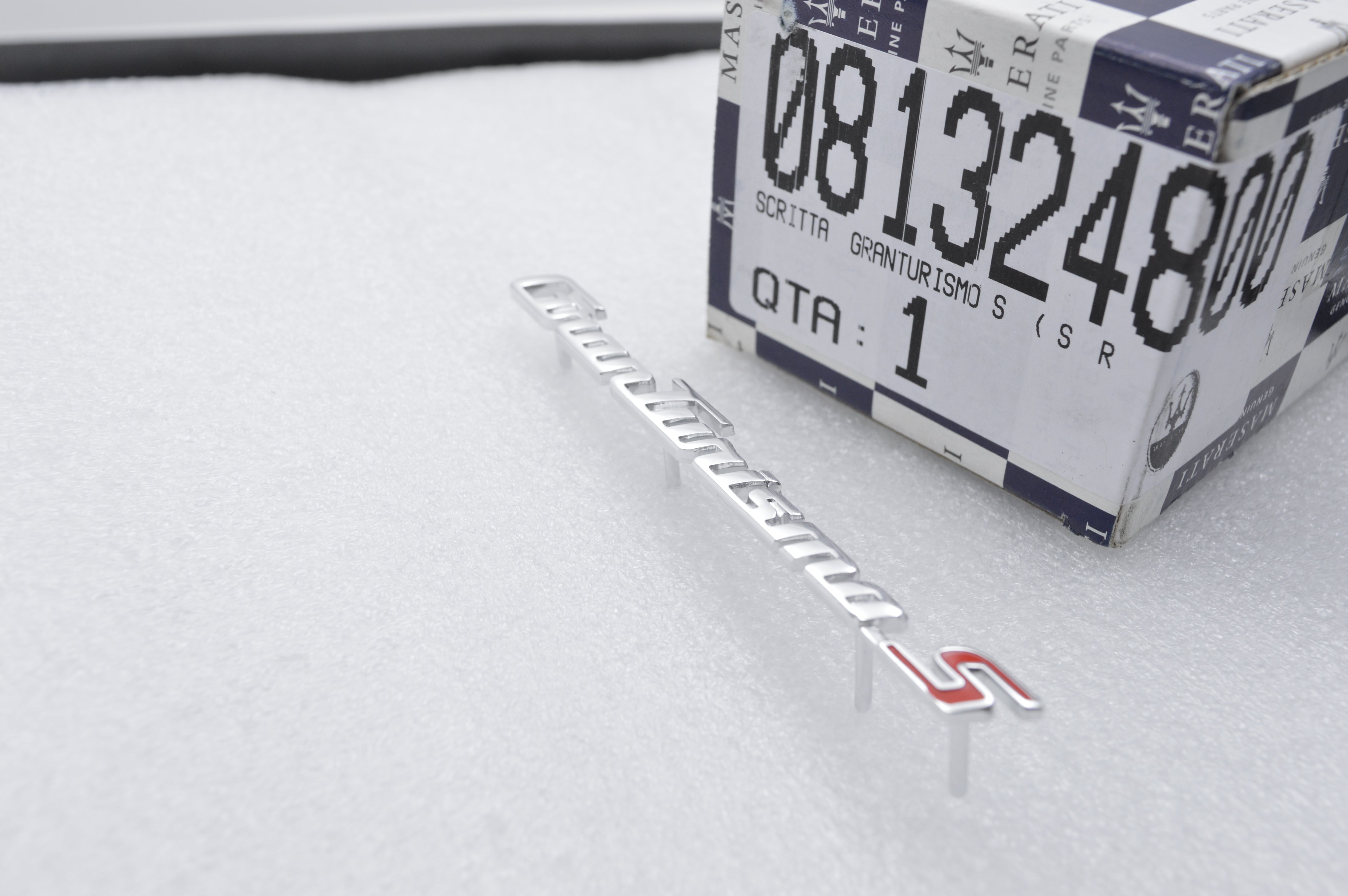 Genuine Maserati GranTurismo S Dashoard Passenger Side badge emblem 81324800 Factory