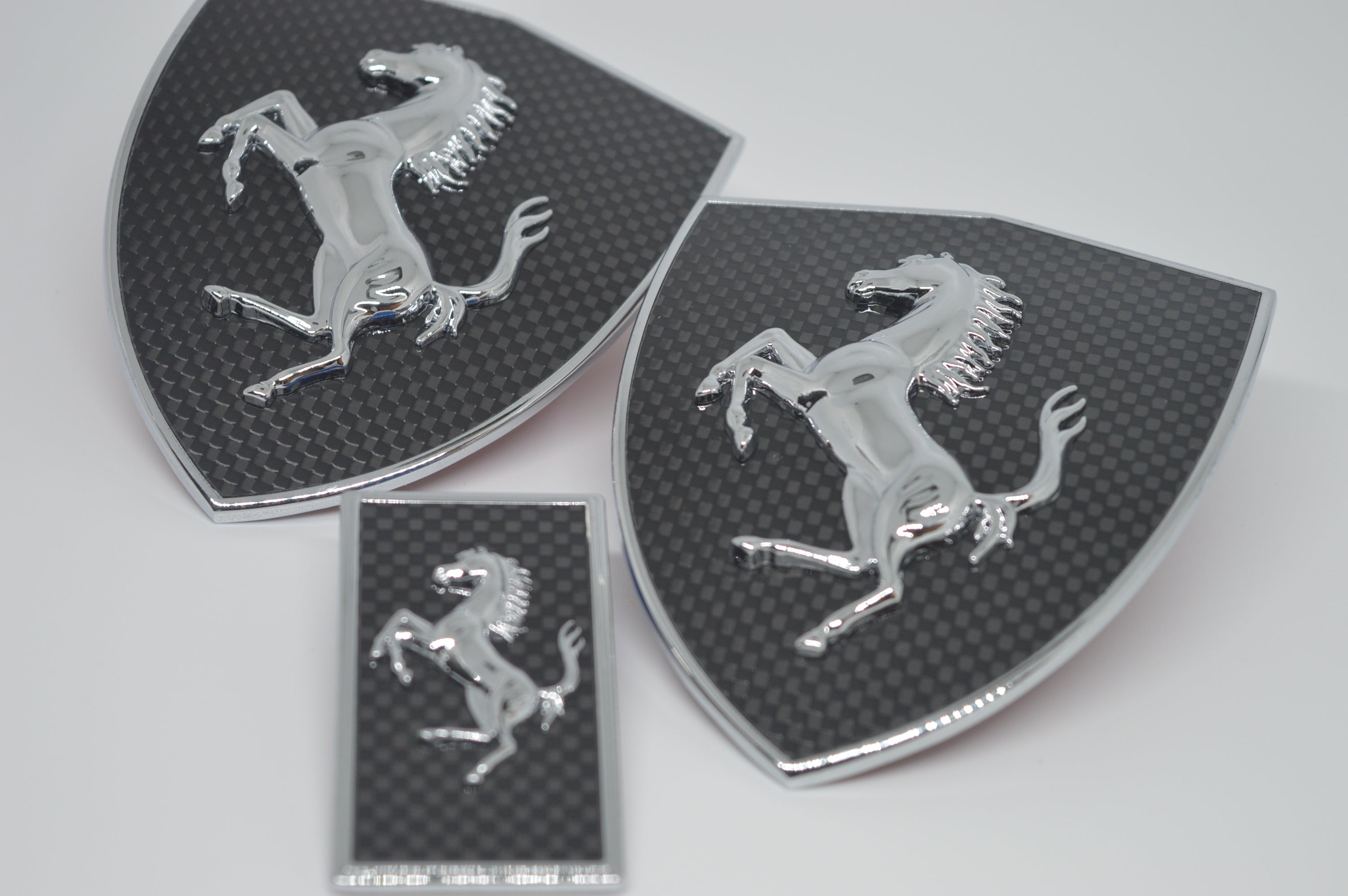 Ferrari Carbon Fiber Fender Shield & Front Bonnect badge Emblem Kit Italiaspares