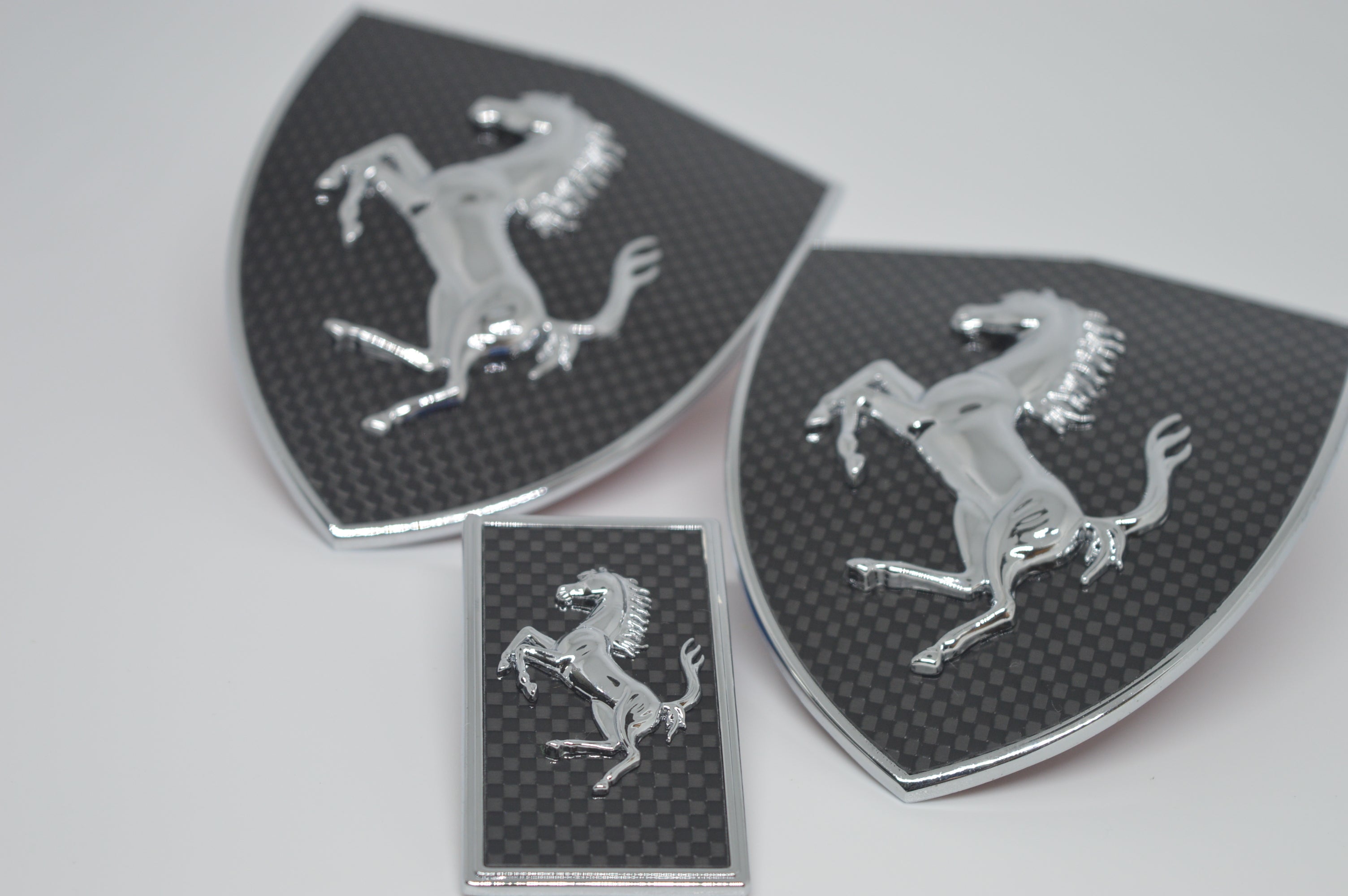 Ferrari Carbon Fiber Fender Shield & Front Bonnect badge Emblem Kit Italiaspares