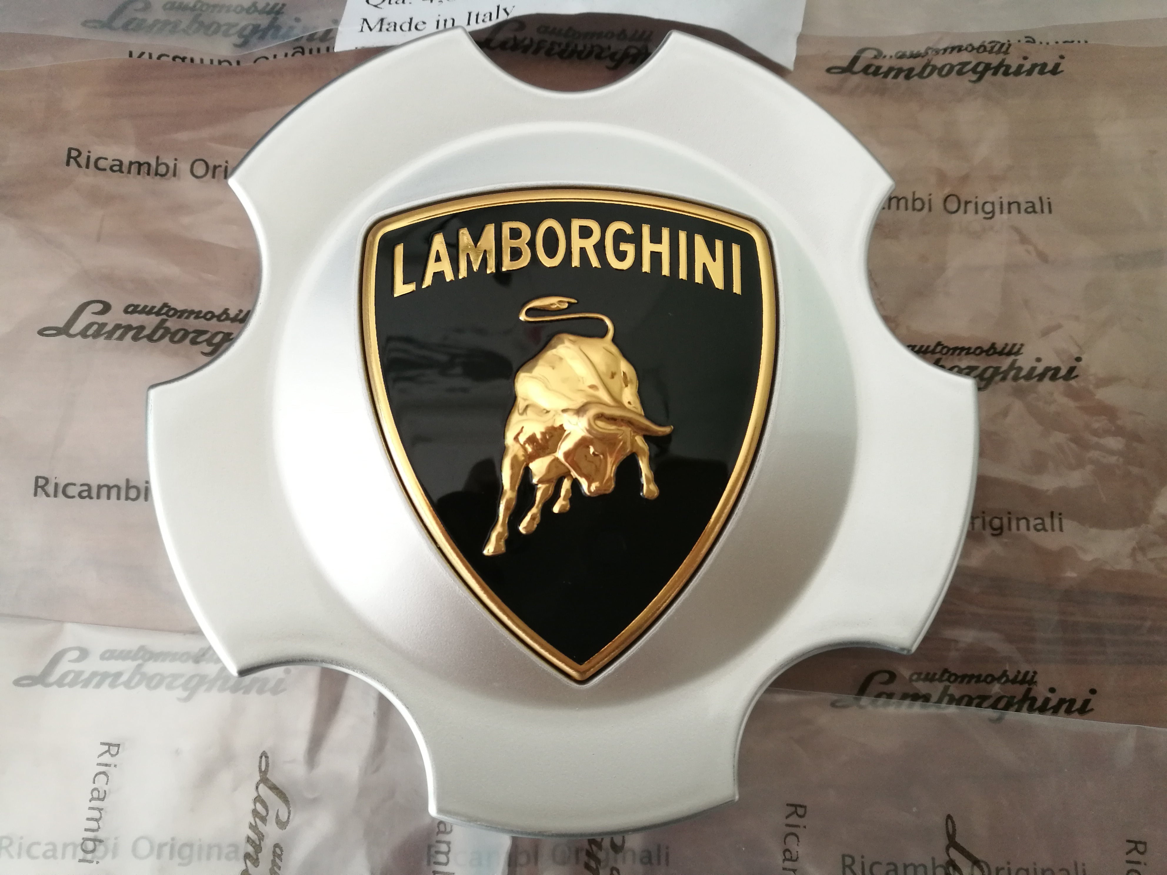 Genuine Lamborghini Murcielago LP640 Wheel Centre Cap 410601147 Factory