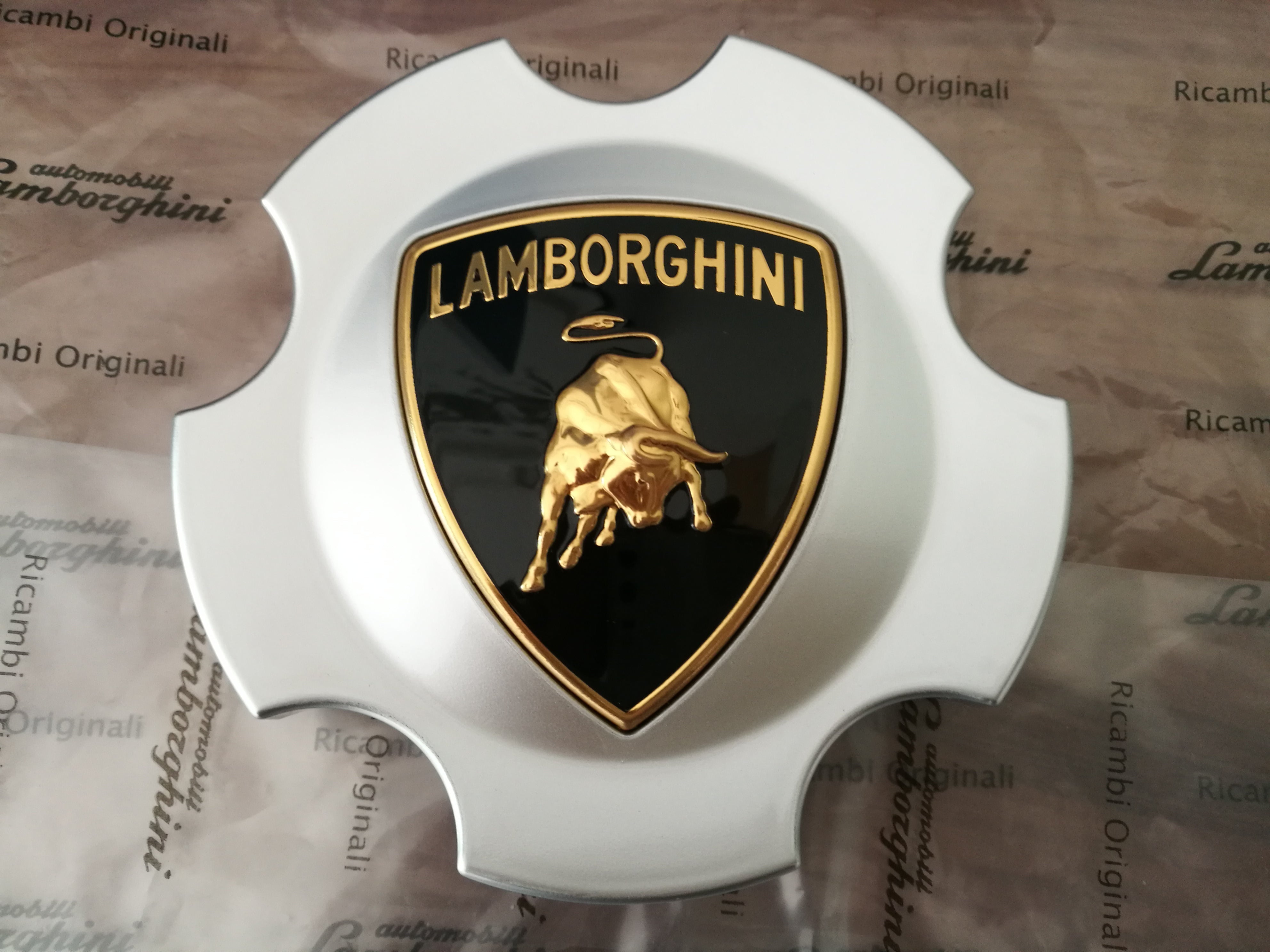 Genuine Lamborghini Murcielago LP640 Wheel Centre Cap 410601147 Factory