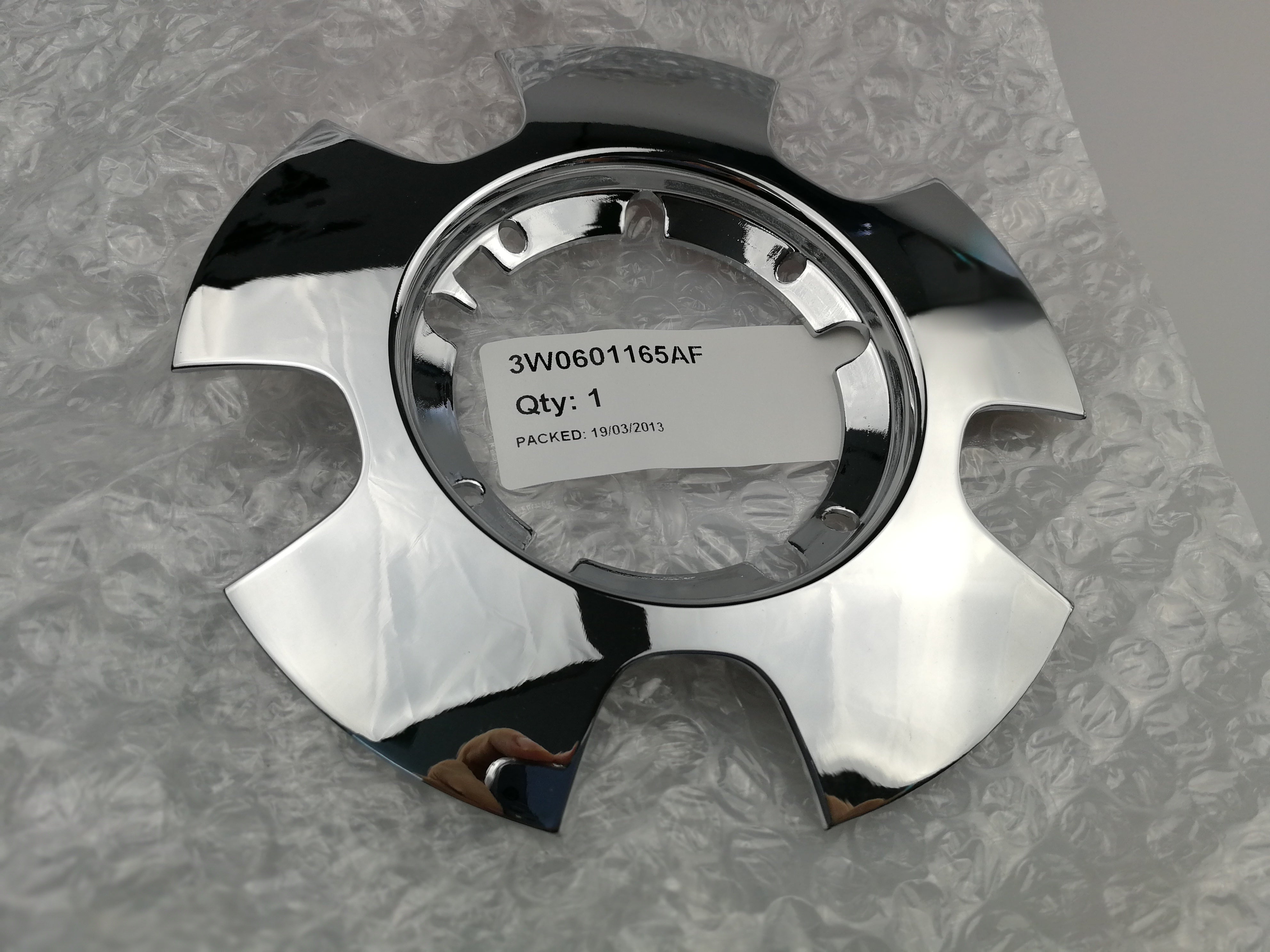 Genuine Bentley Flying Spur Chrome Wheel Center Cap 3W0601165AF Factory