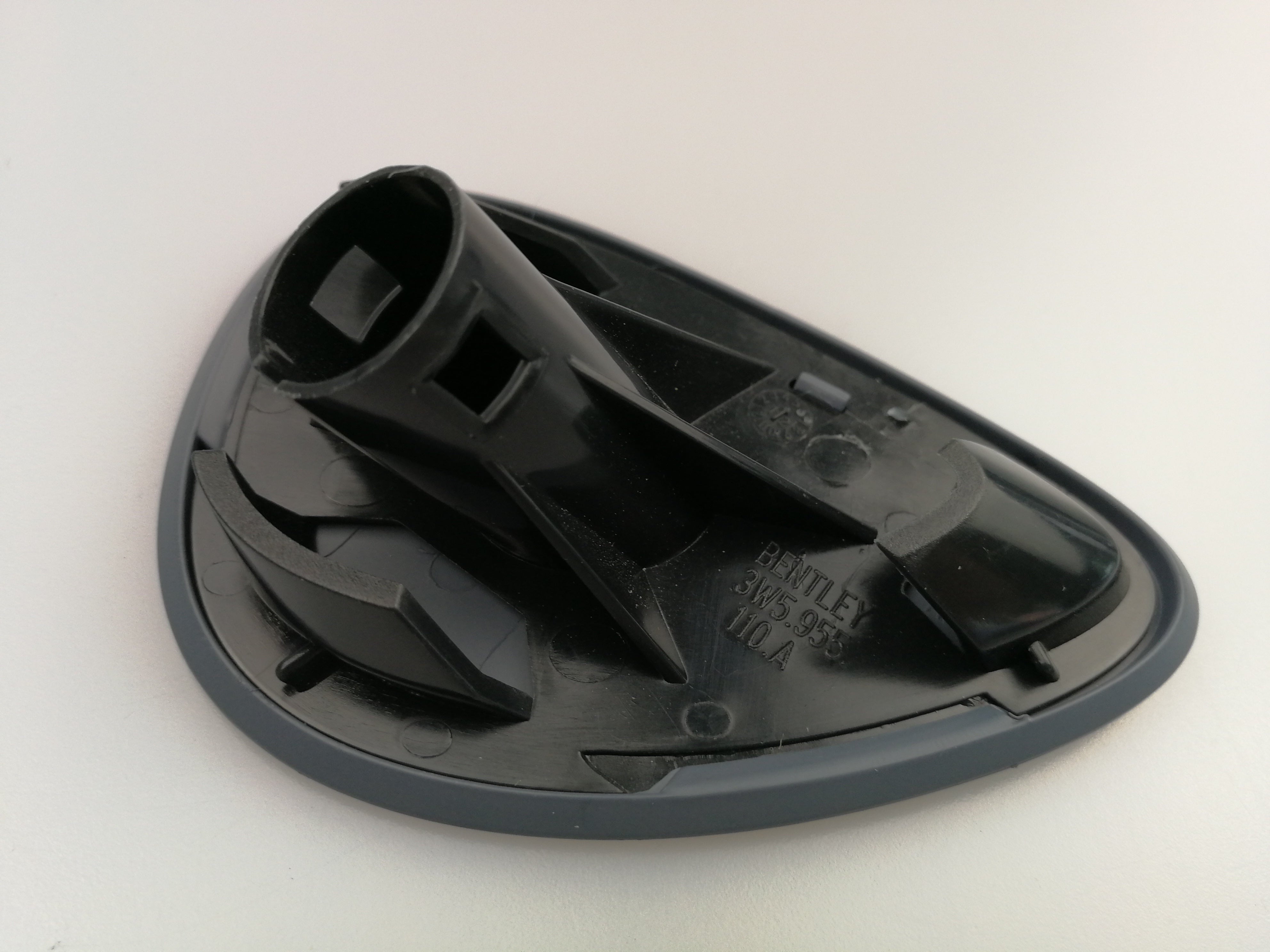 Genuine Bentley Flying Spur RH Headlight Spray Cap Right 3W5955102C Factory