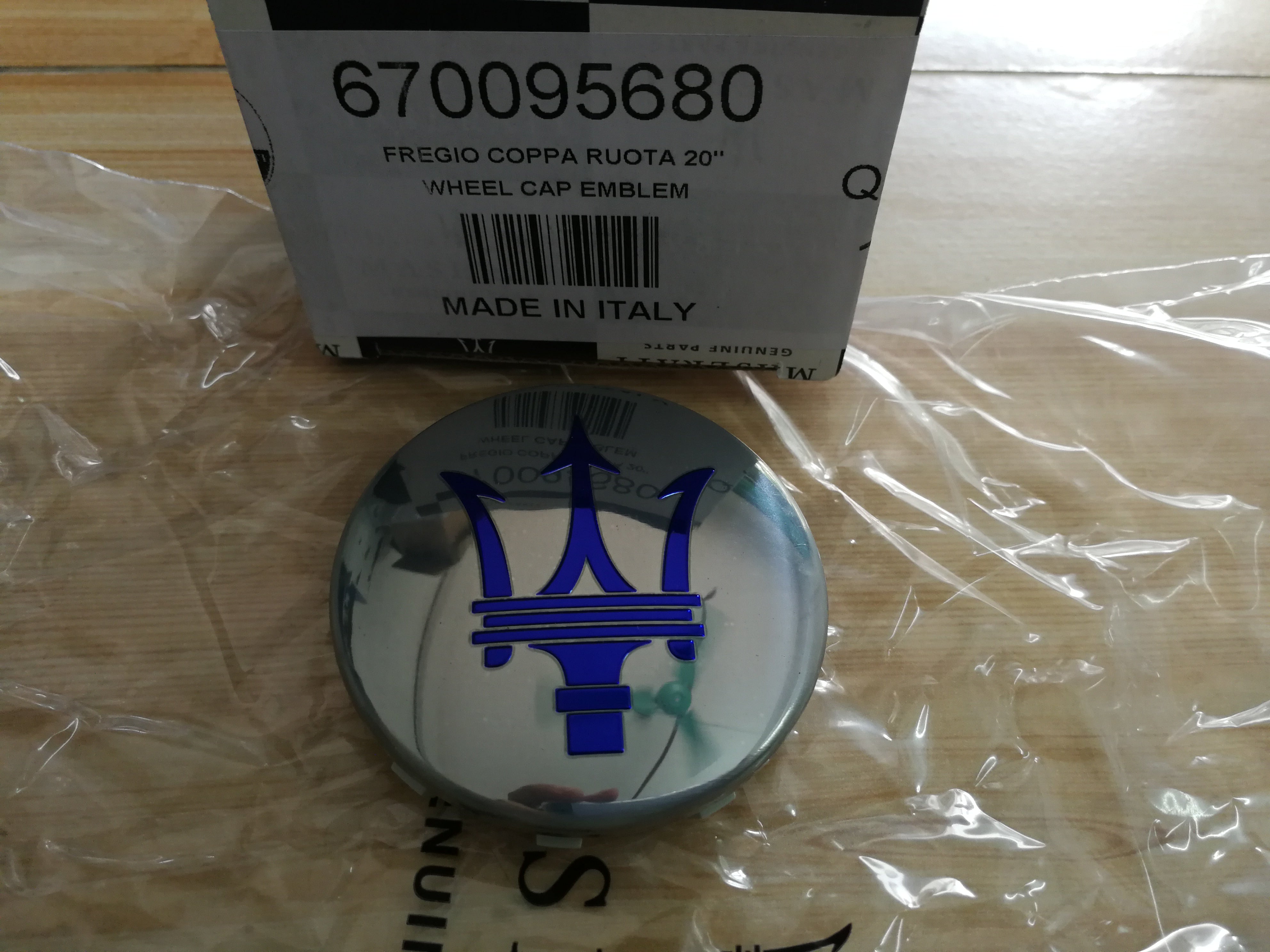 Genuine Maserati 2017 Quattroporte Chrome Blue Wheel Centre Cap 670095680 Factory
