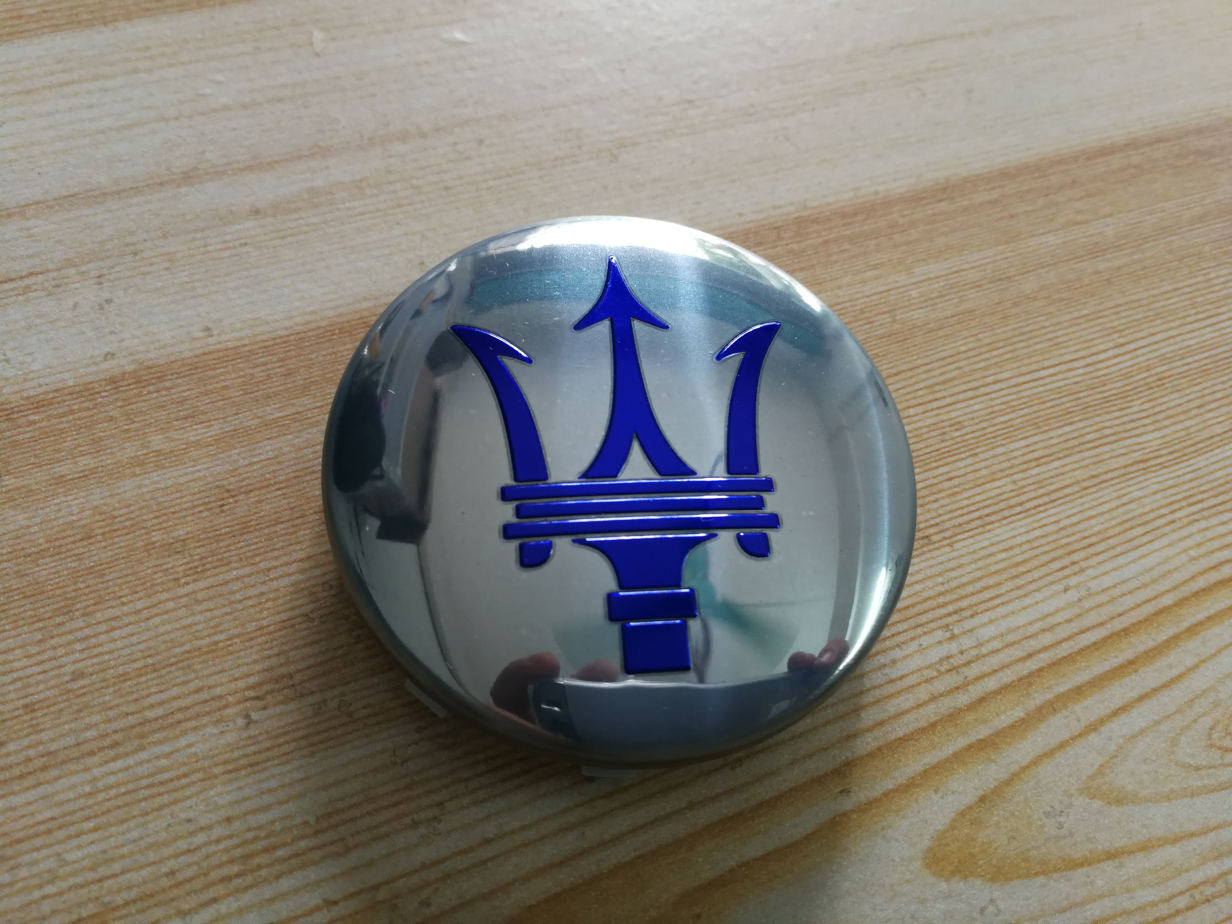 Genuine Maserati 2017 Quattroporte Chrome Blue Wheel Centre Cap 670095680 Factory
