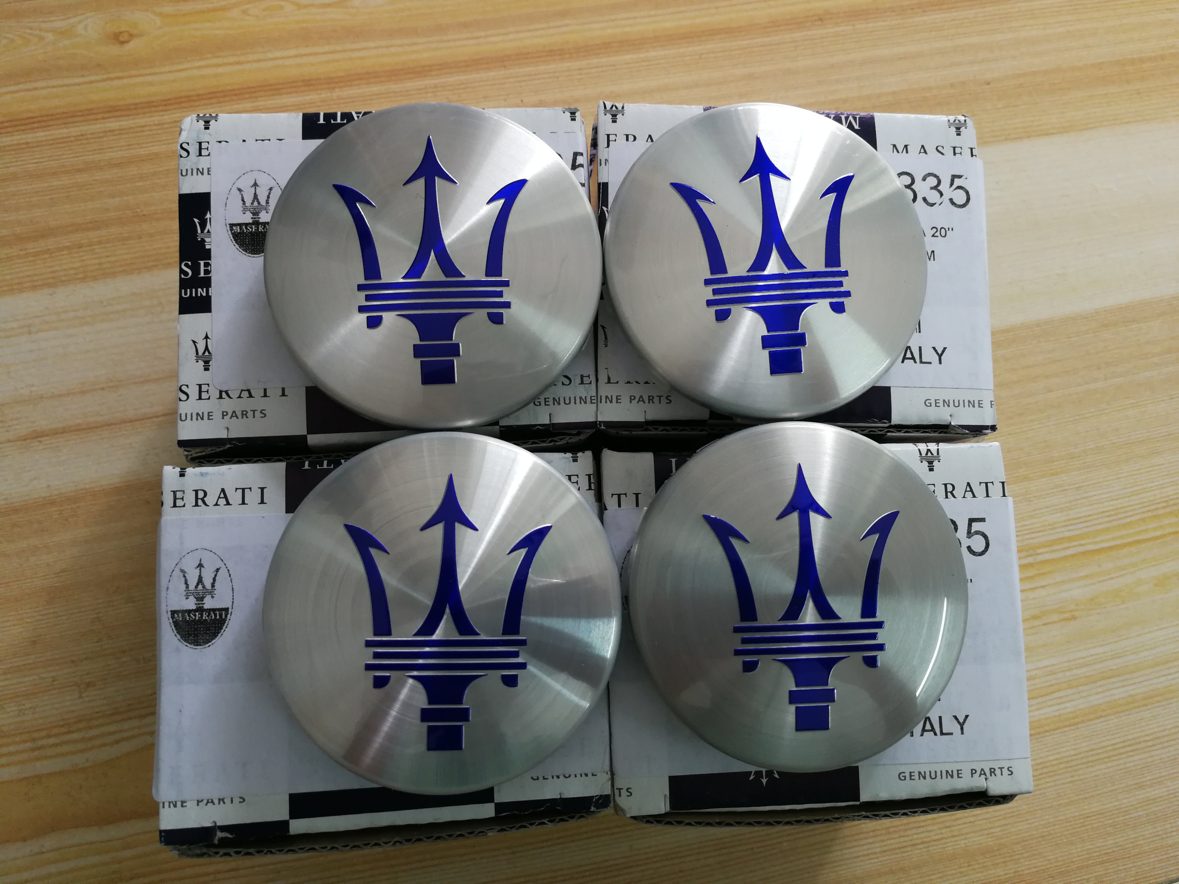 Genuine Maserati 2017 Quattroporte Bright Silver Blue Wheel Cap Kit 670095835 Factory