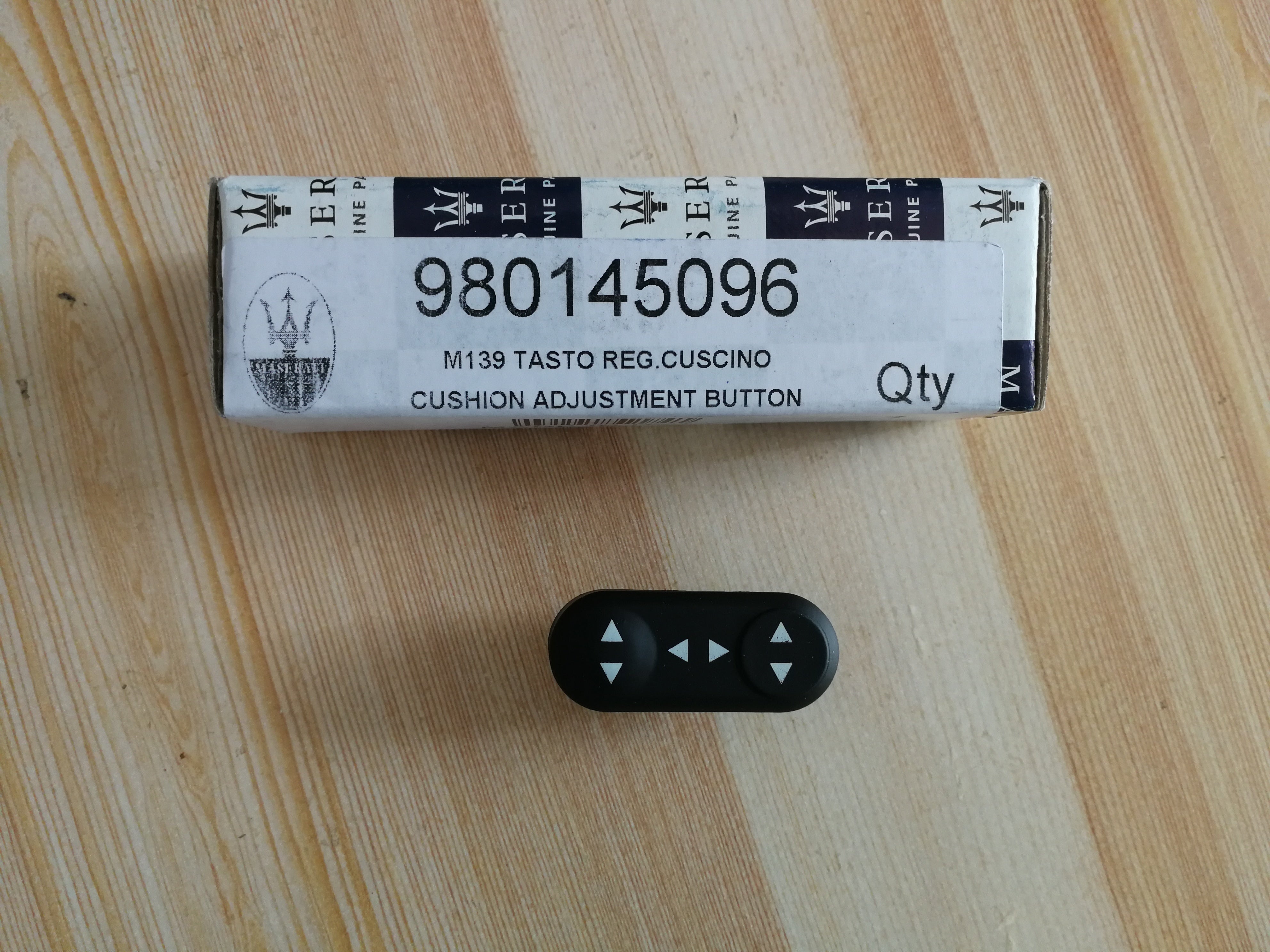 Genuine Maserati Quattroporte GT 4.2 4.7 Cushion Adjust Button 980145096 Factory
