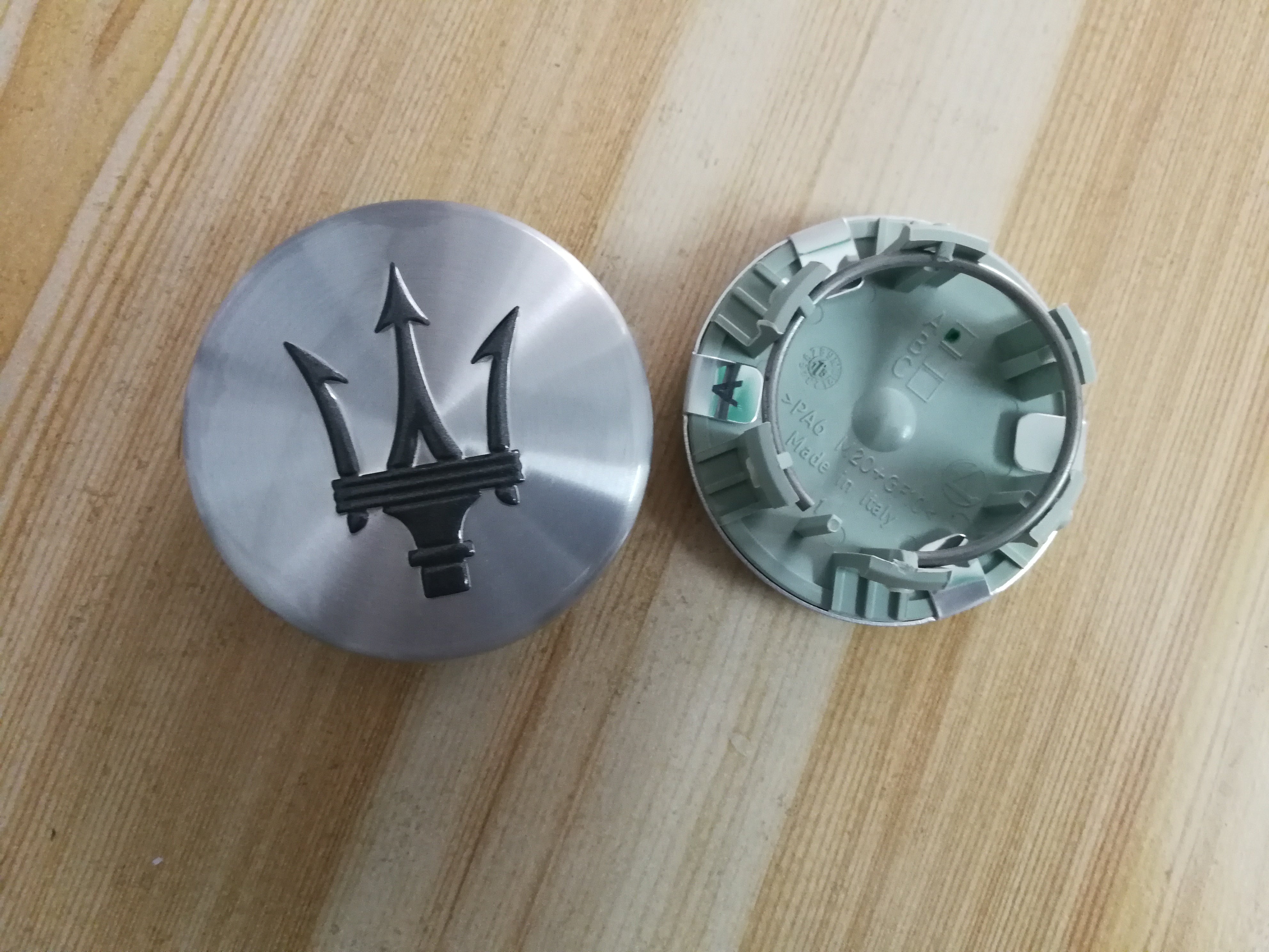 Genuine Maserati Quattroporte GranTurismo GranCabrio Wheel Centre Cap 82336806 Factory