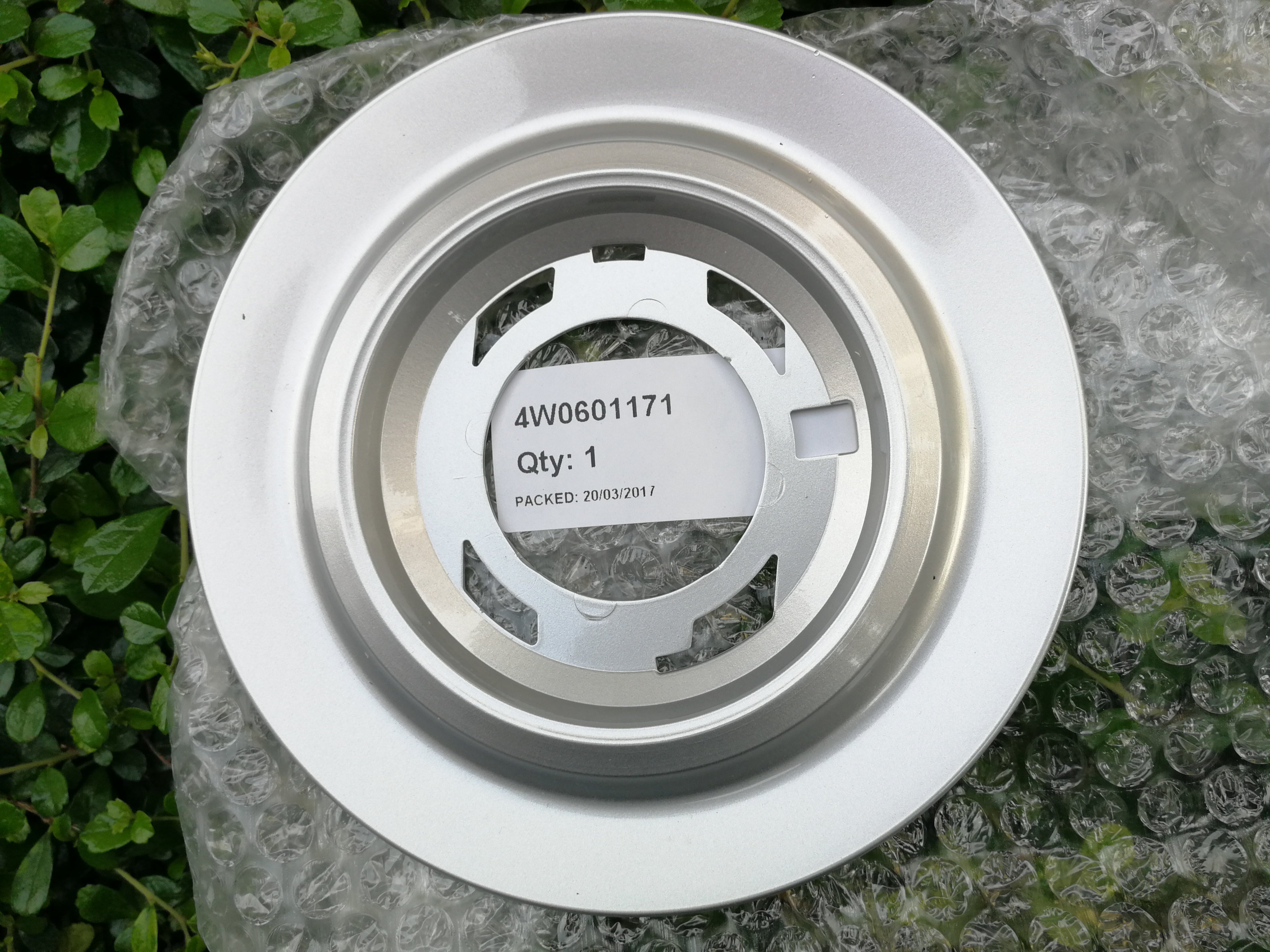 Genuine Bentley Continental Flying Spur Centre Cap Hub Badge 4W0601171 (1PC) Factory