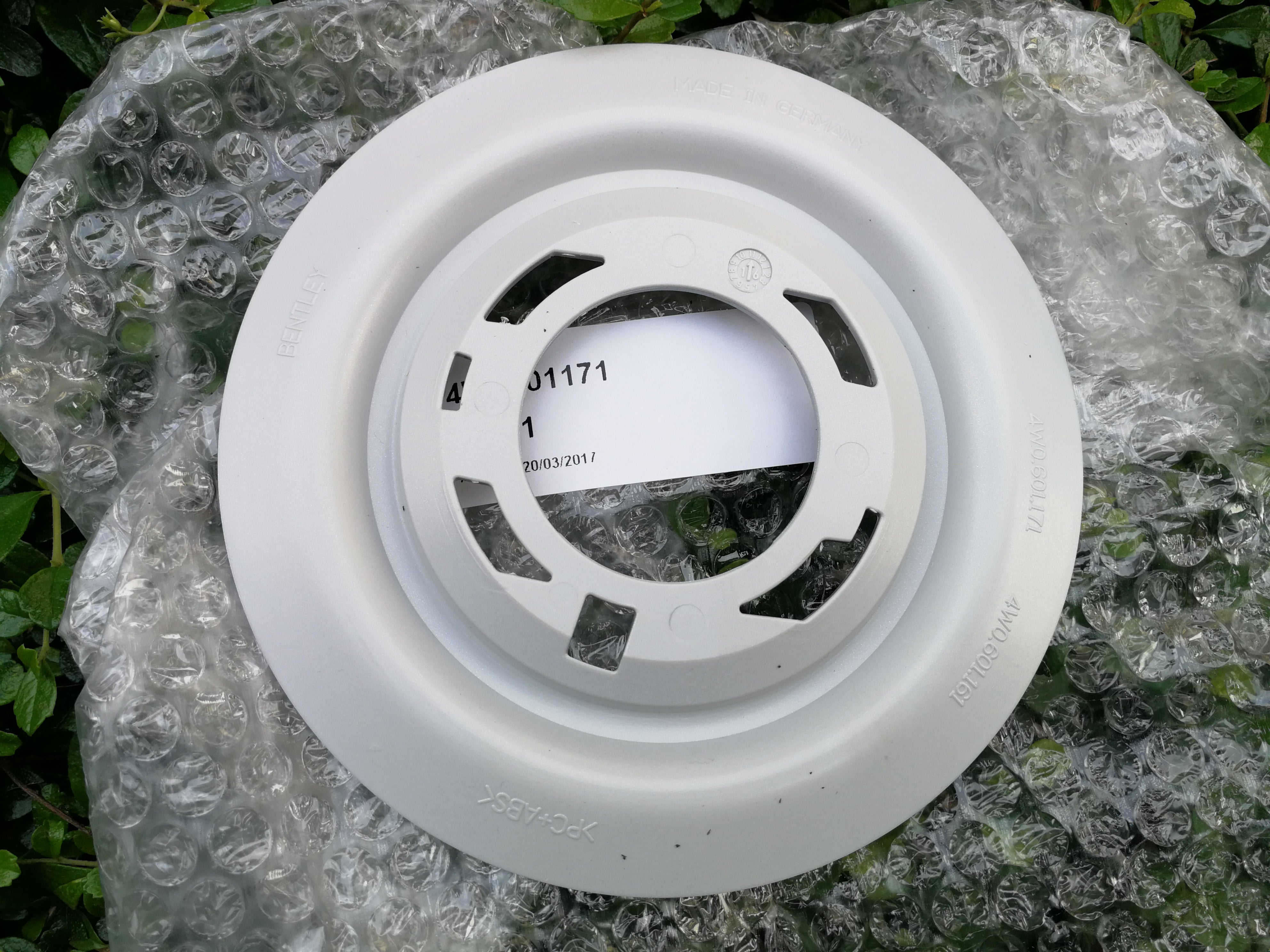 Genuine Bentley Continental Flying Spur Centre Cap Hub Badge 4W0601171 (1PC) Factory