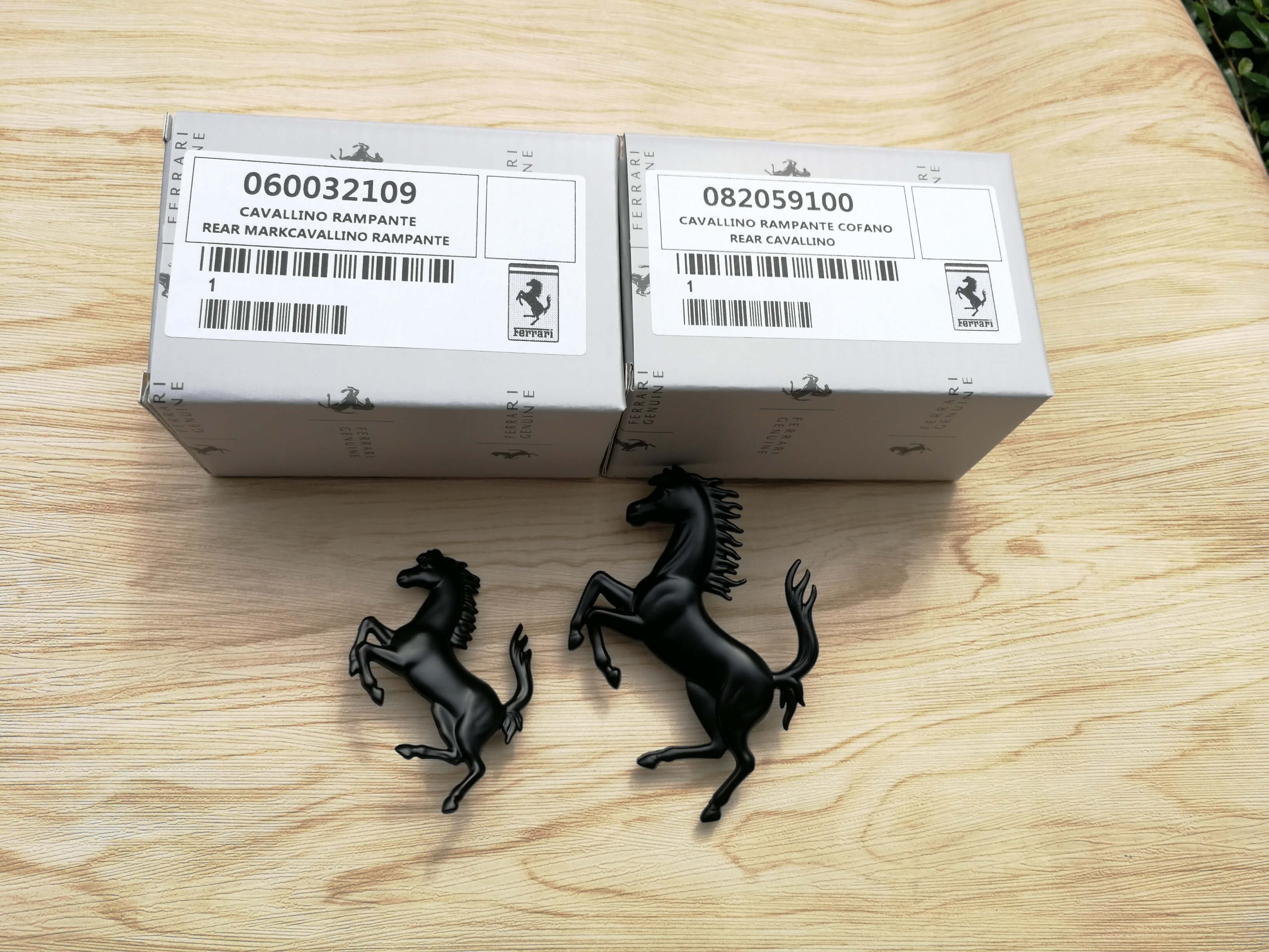 Ferrari 458 Italia&Spider Front&Rear Bumper Horse Badge Emblem Kit Gloss Black Italiaspares