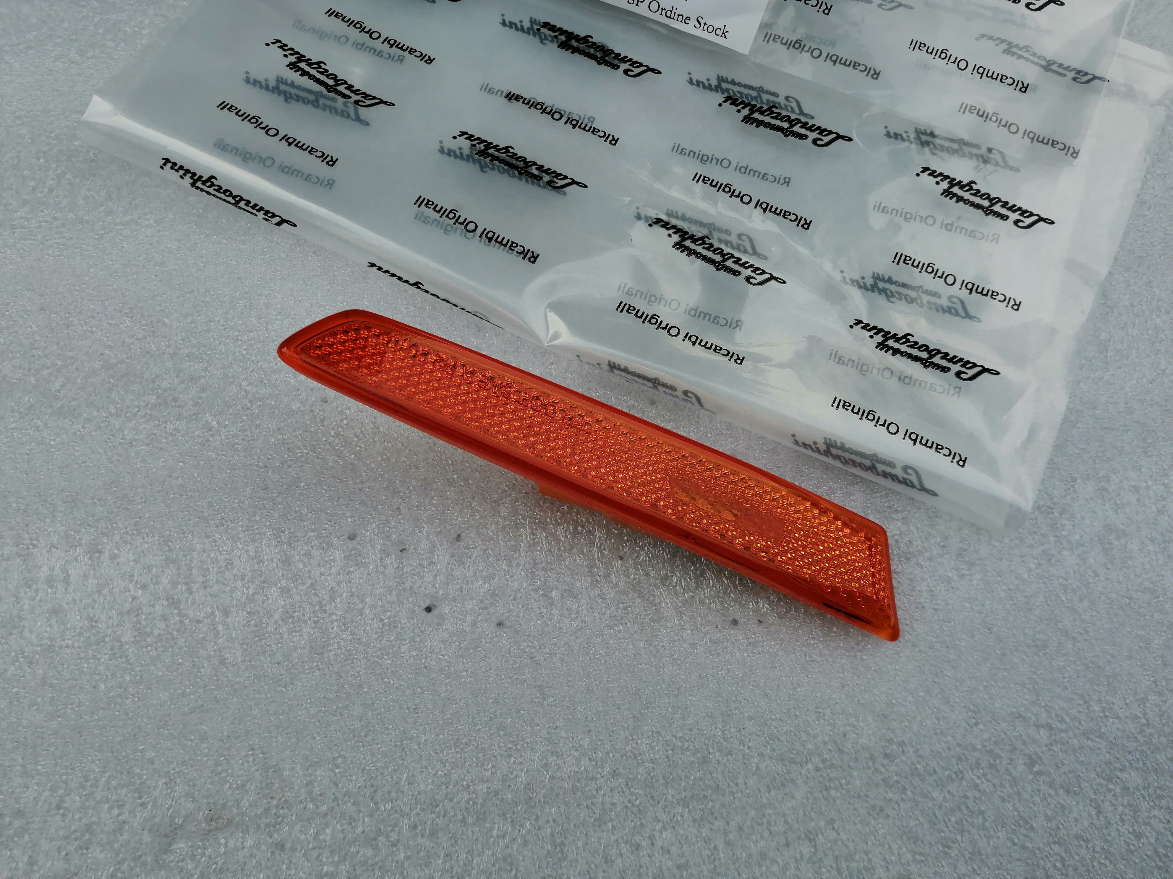 Lamborghini Aventador LP700 LP720 Front Right Side Marker 470945120C Italiaspares