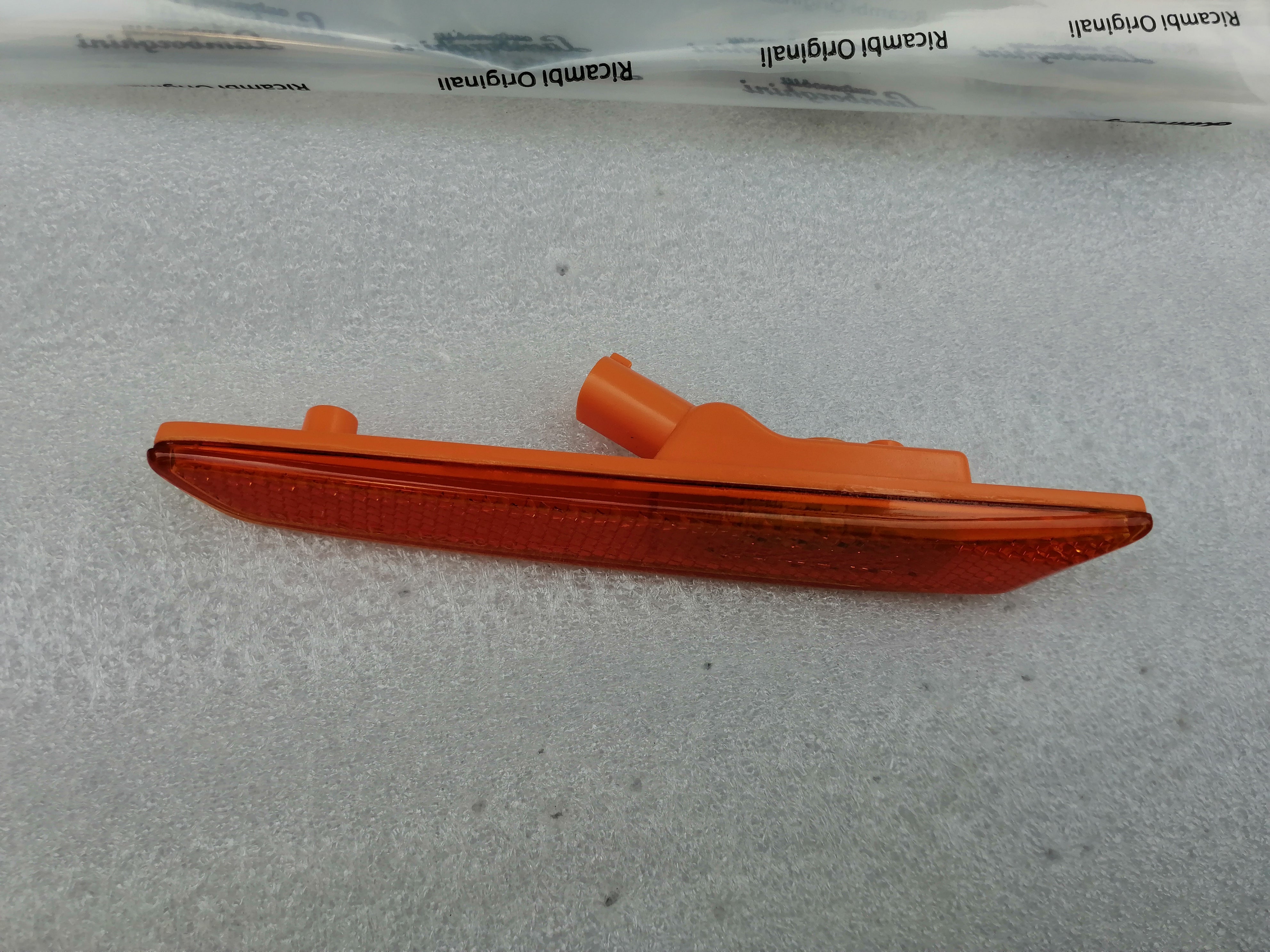 Lamborghini Aventador LP700 LP720 Front Left Side Marker 470945119C Italiaspares