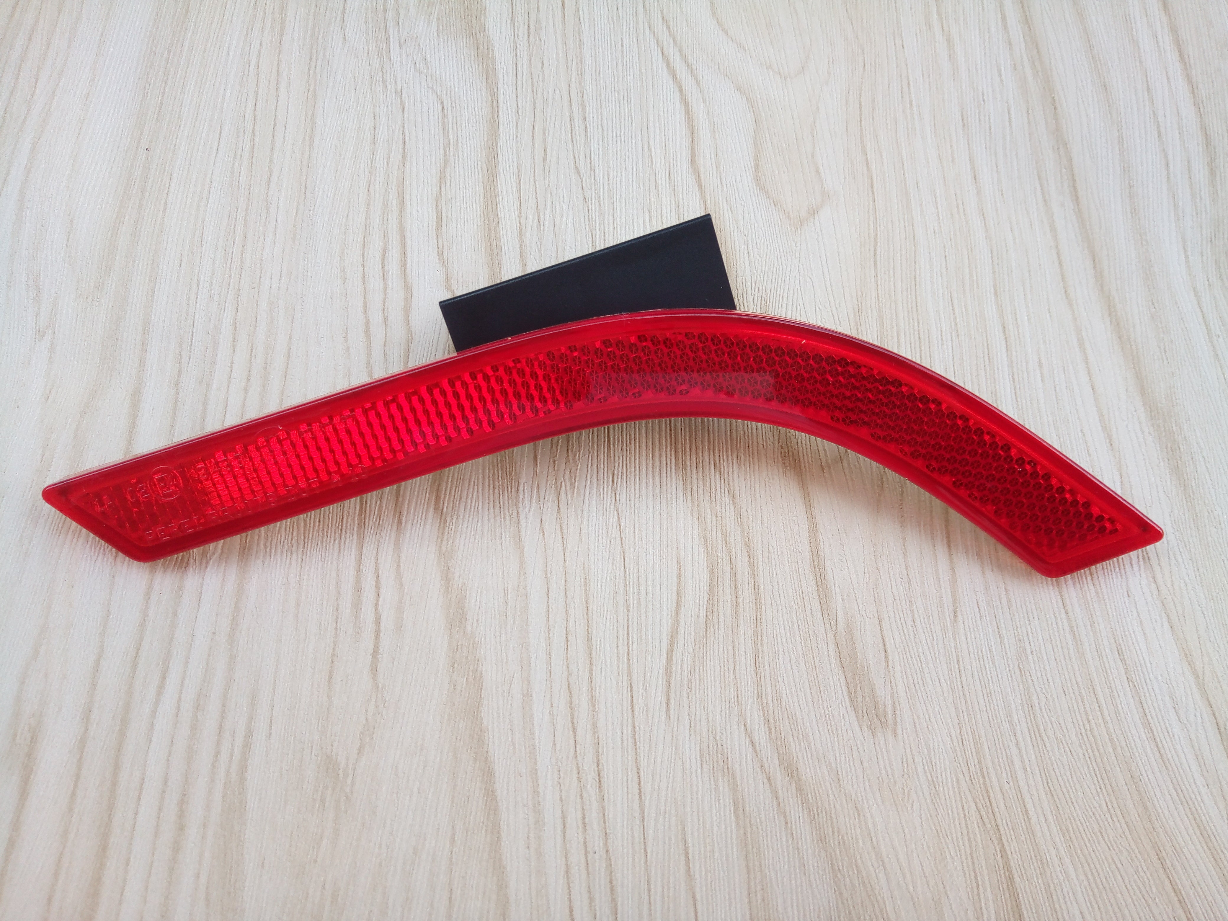 Genuine McLaren Rear Right Marker Lamp Reflector 11A8124CP Factory