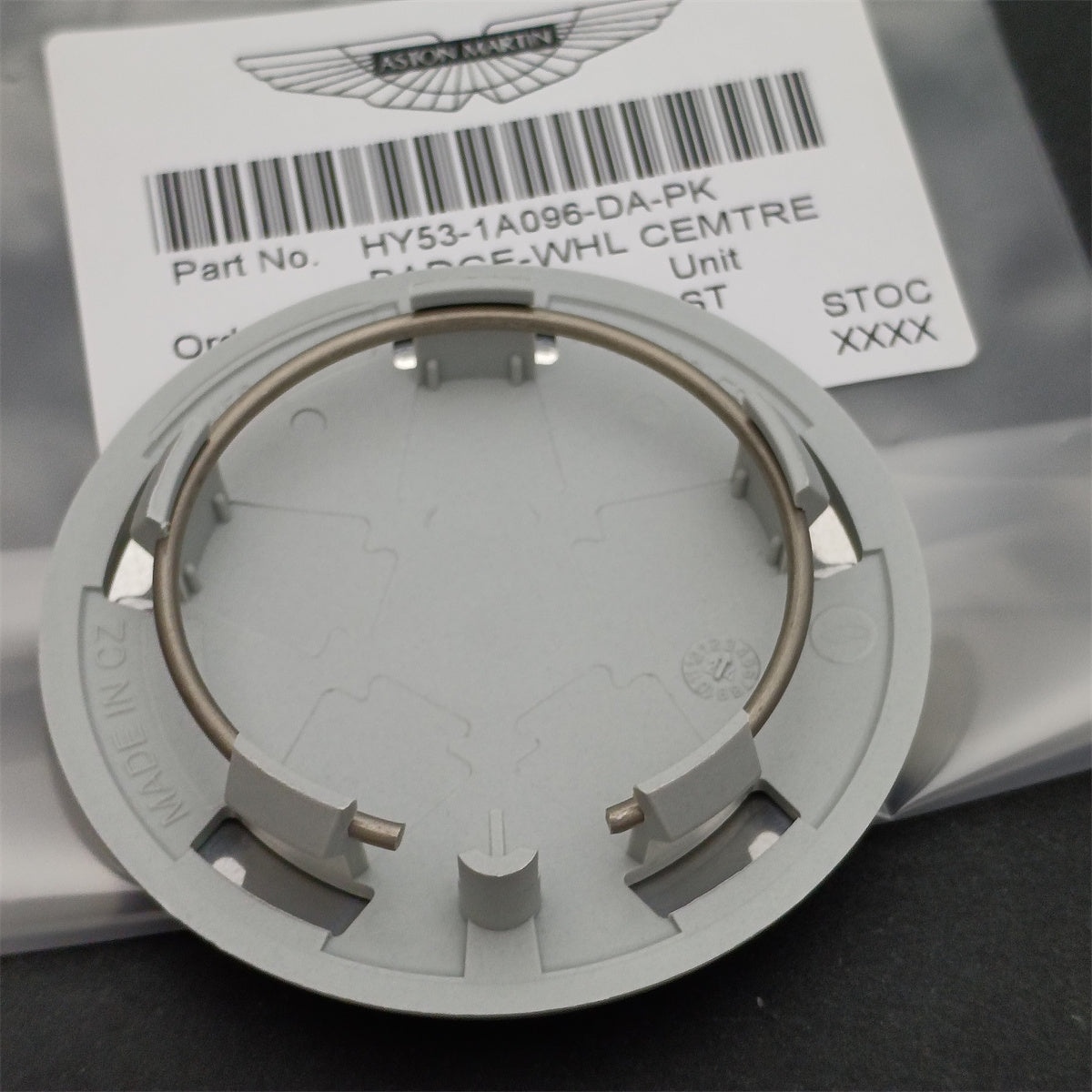 Aston Martin Center Cap Light Anthracite Wing Green Genuine HY53-1A096-DA-PK Set Factory