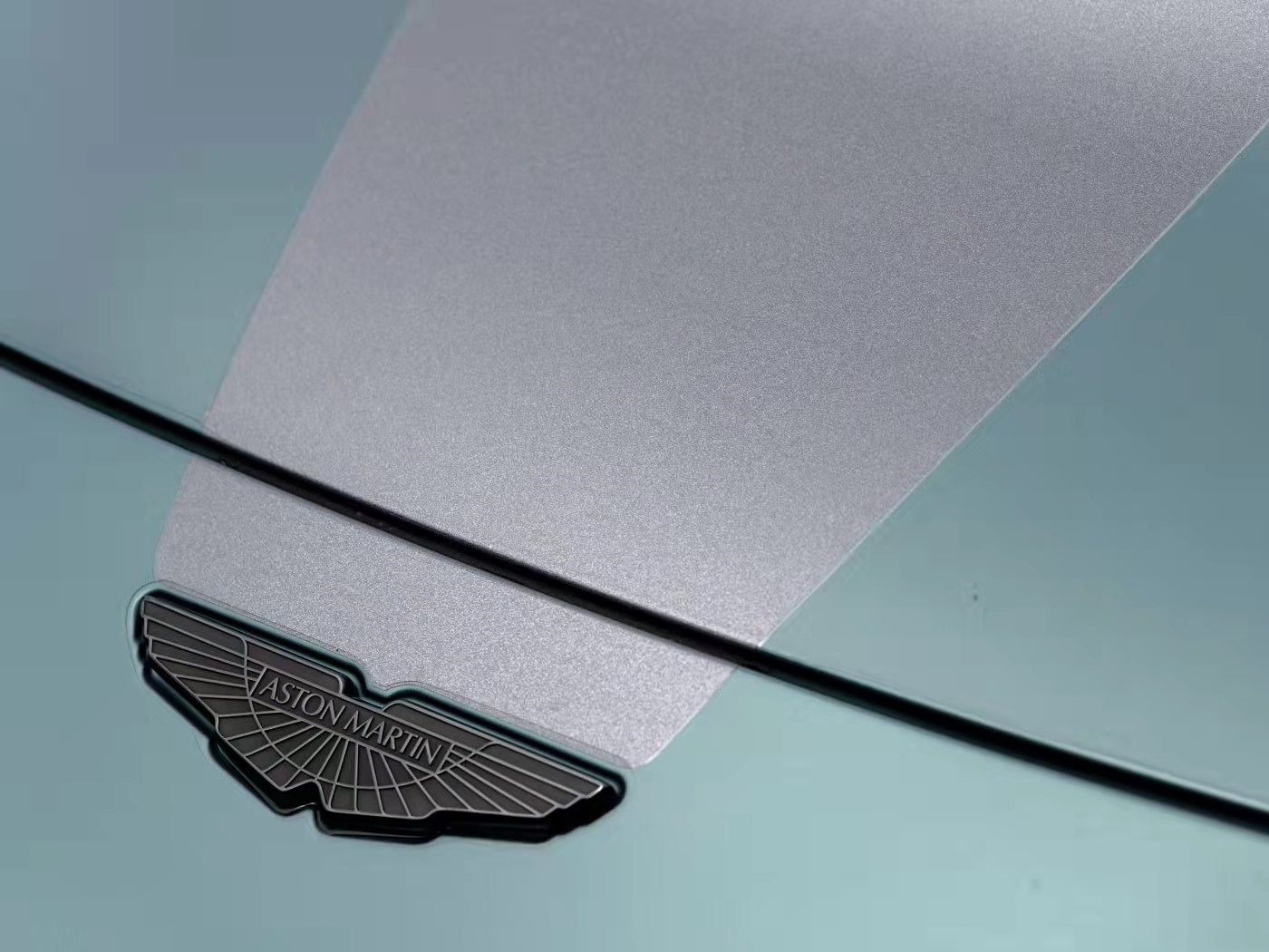 Genuine Aston Martin DB11 Bonnet/Boot Black Chrome Badge HY53-407A74-CA Factory