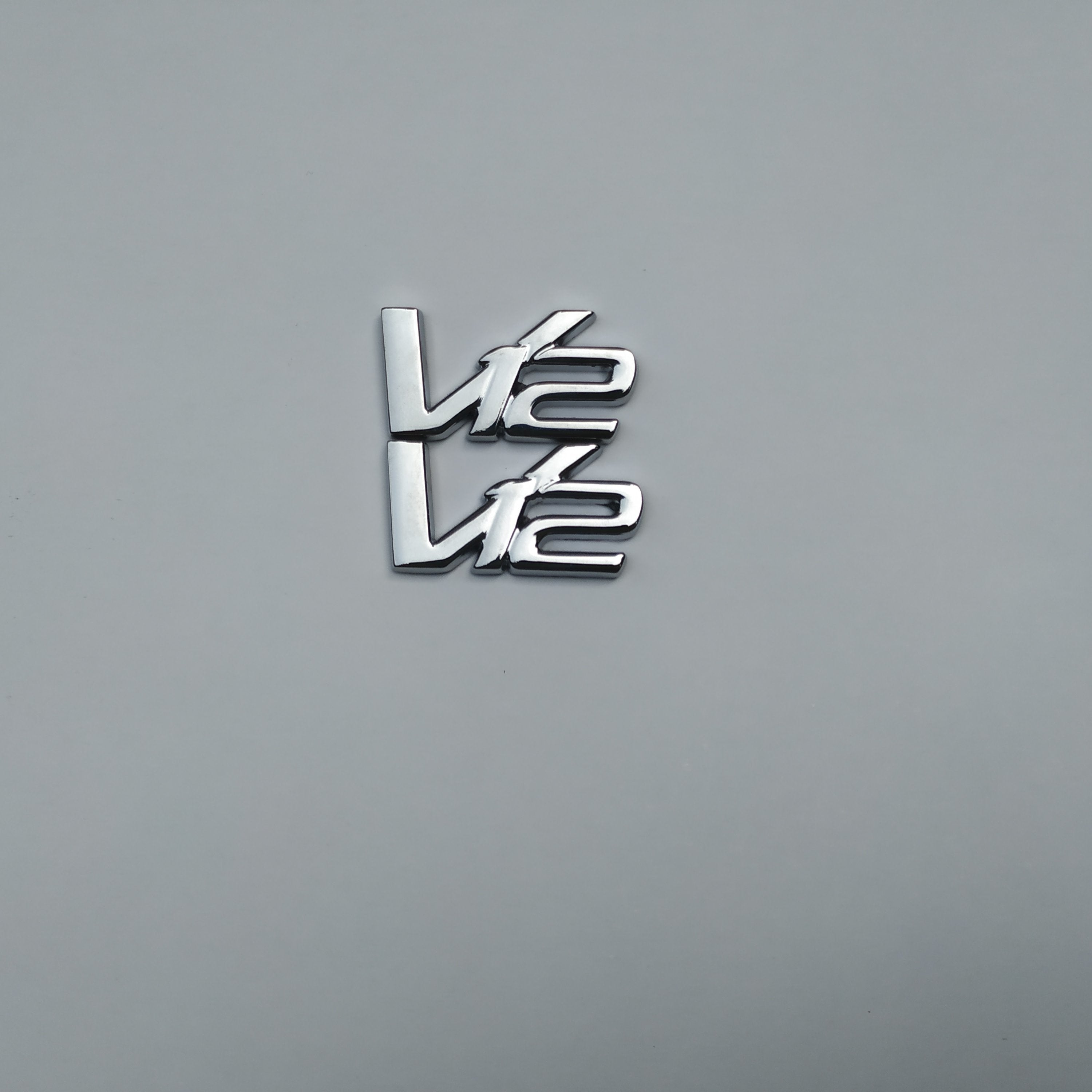 Aston martin V12 Metal Emblem Badge Kit Italiaspares