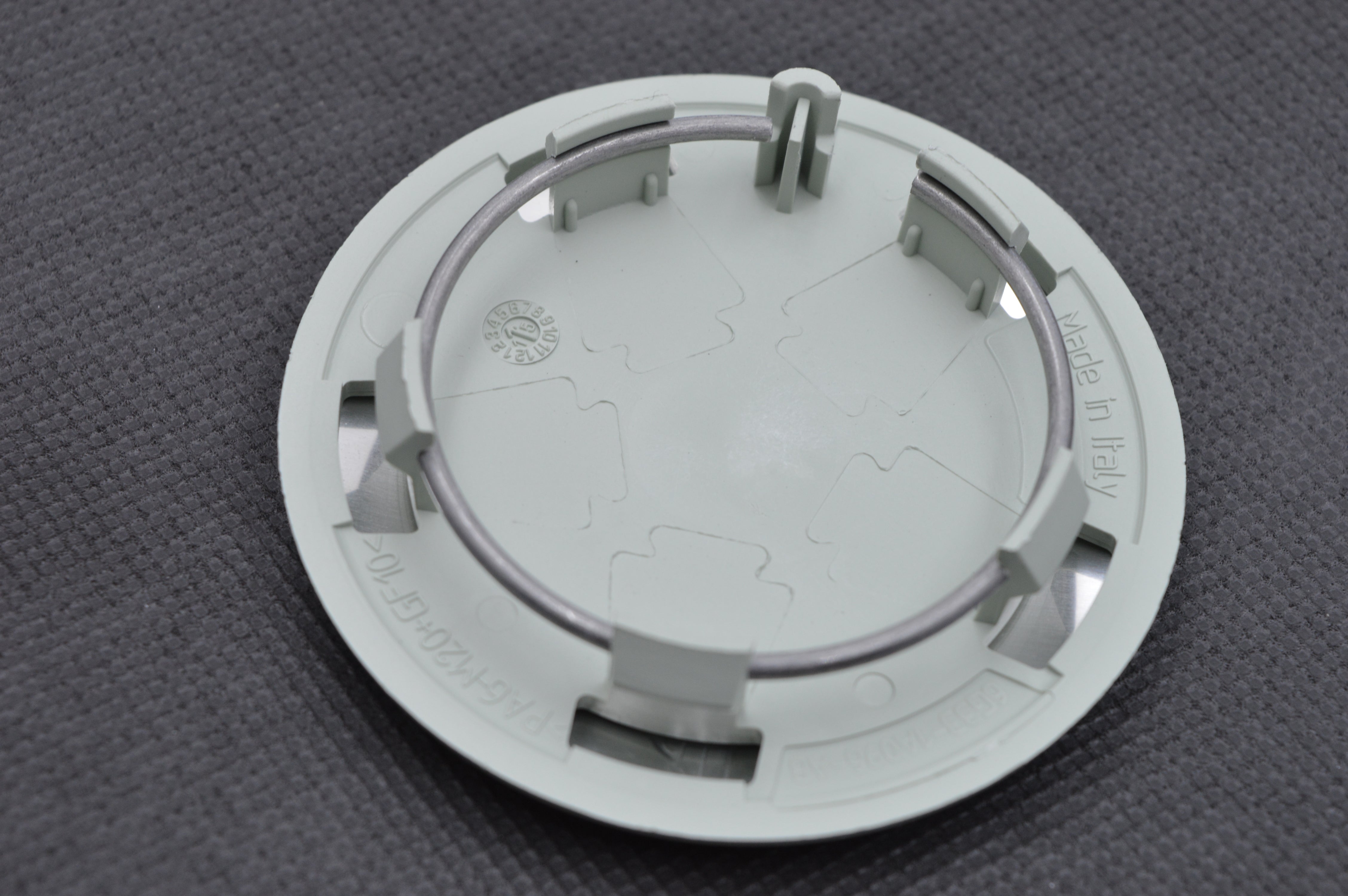 Genuine Aston Martin Wheel Centre cap 1 Piece 6G33-1A096-AA Factory