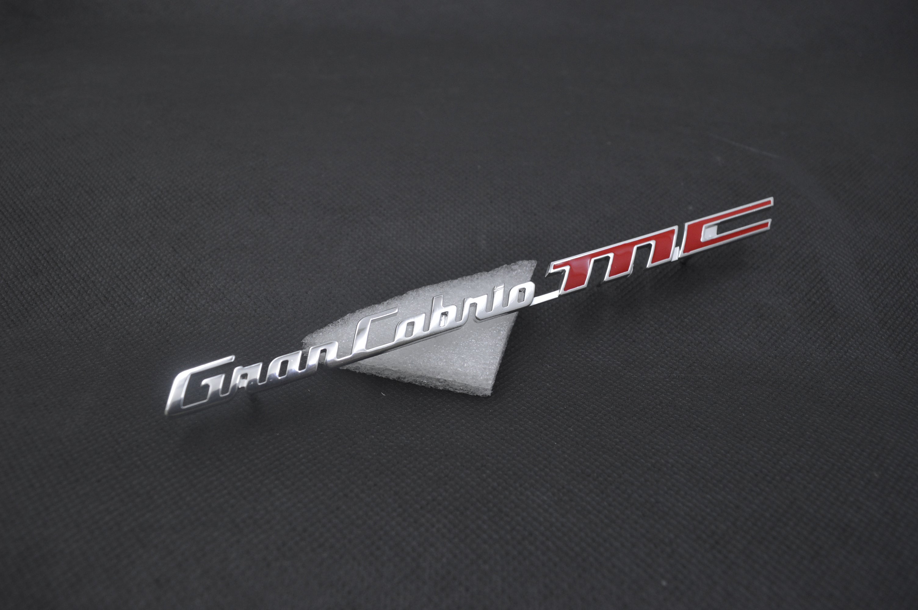 Genuine Maserati GranCabrio MC Interior Marker Side badge emblem # 85190400 Factory