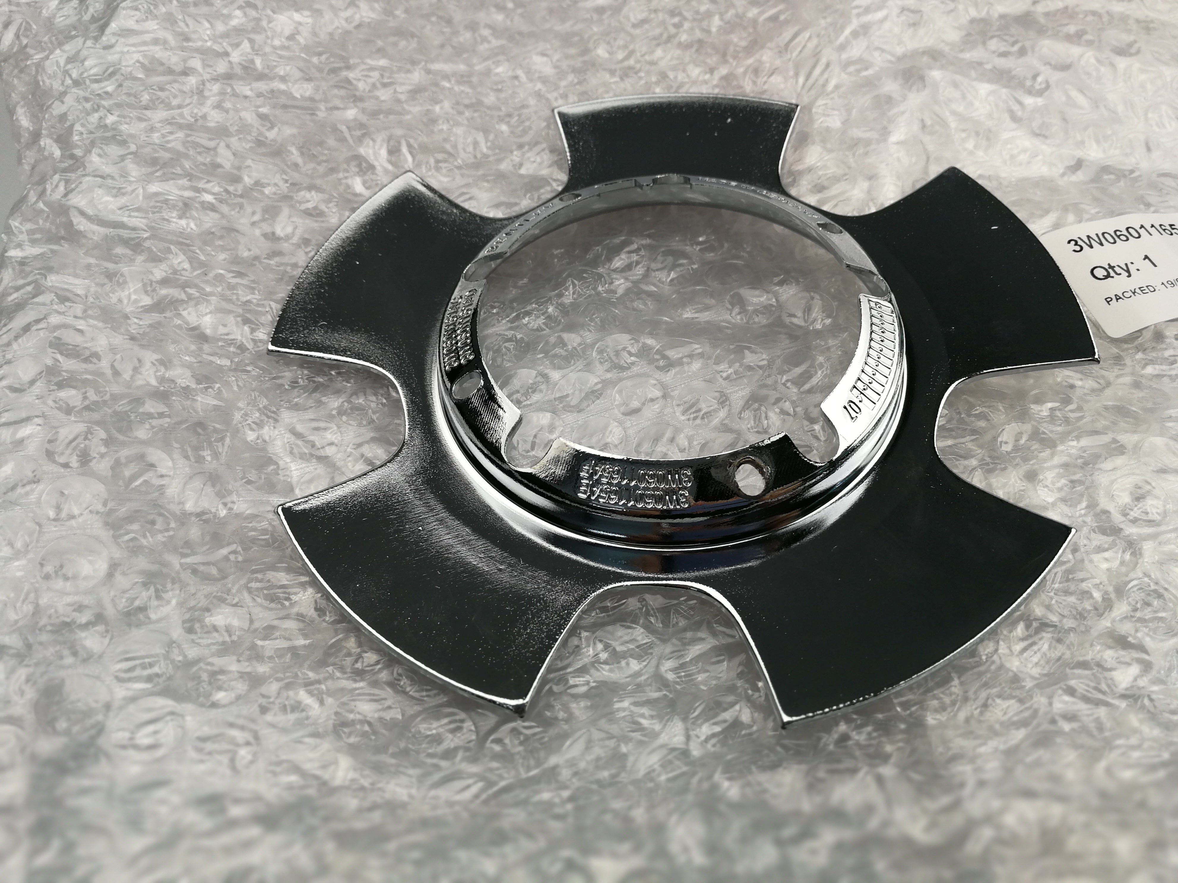 Genuine Bentley Flying Spur Chrome Wheel Center Cap 3W0601165AF Factory